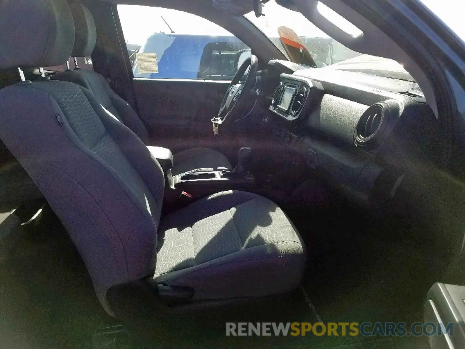 5 fotografías del automóvil dañado 5TFRX5GNXKX144294 TOYOTA TACOMA ACC 2019