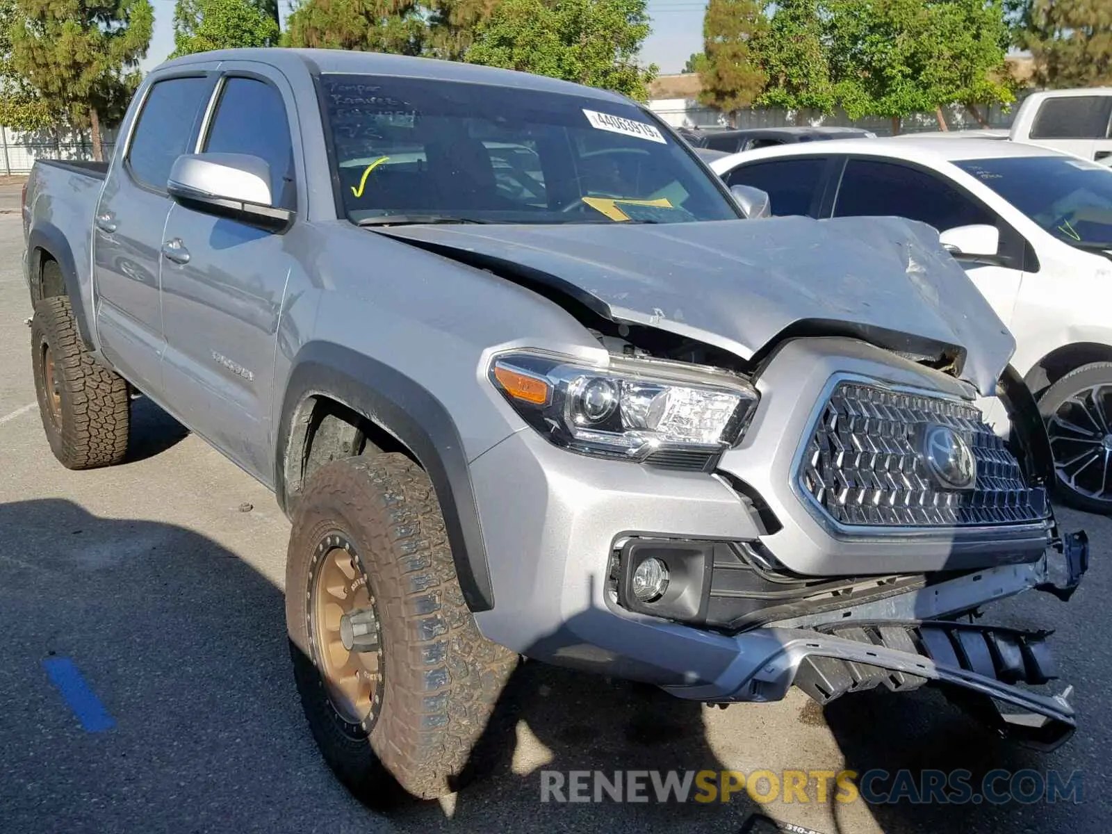 1 fotografías del automóvil dañado 3TMAZ5CN2KM089987 TOYOTA TACOMA DOU 2019