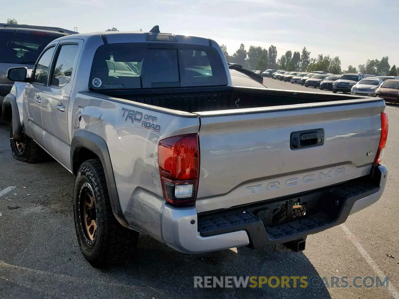 3 fotografías del automóvil dañado 3TMAZ5CN2KM089987 TOYOTA TACOMA DOU 2019