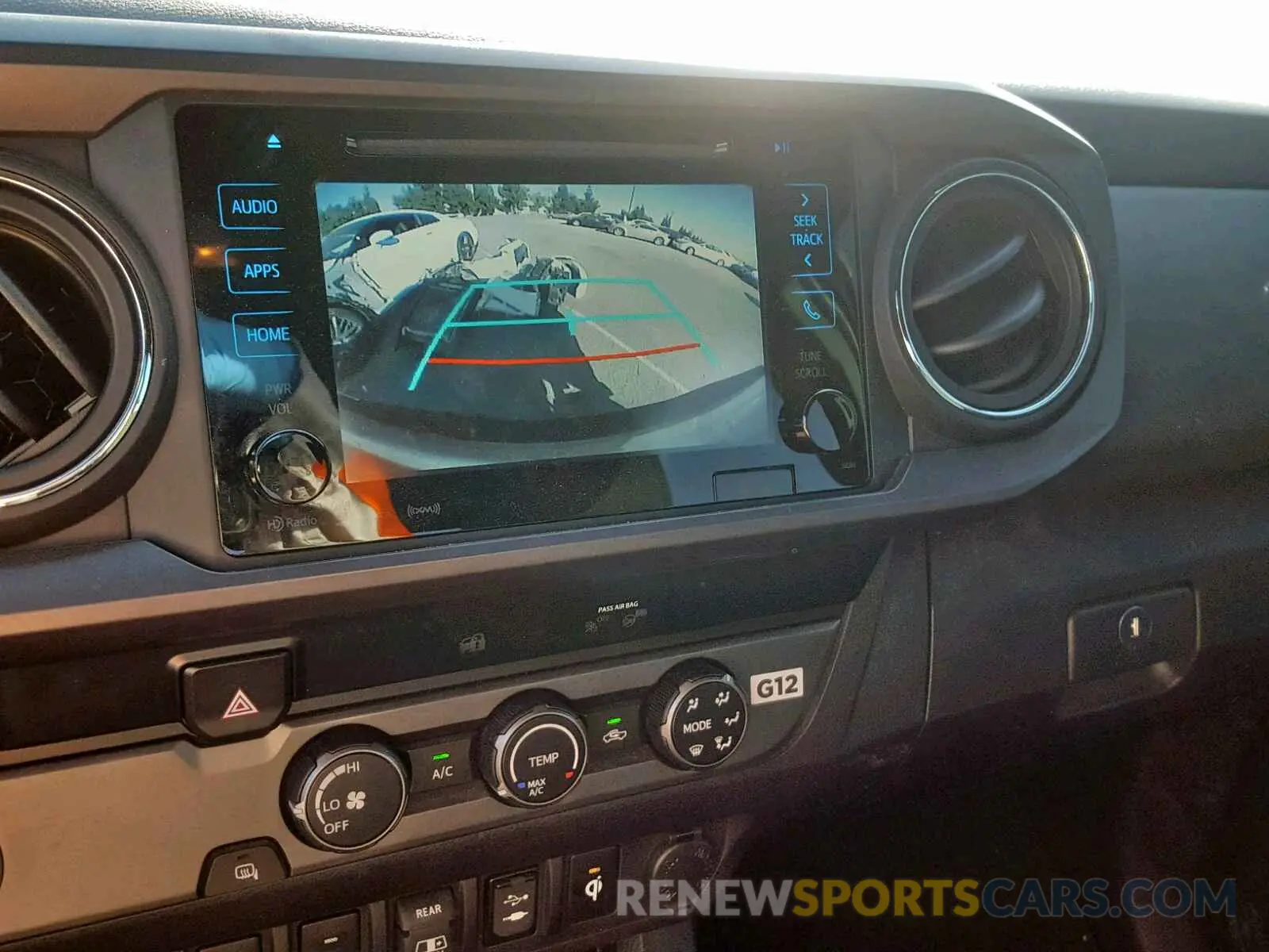 9 fotografías del automóvil dañado 3TMAZ5CN2KM089987 TOYOTA TACOMA DOU 2019