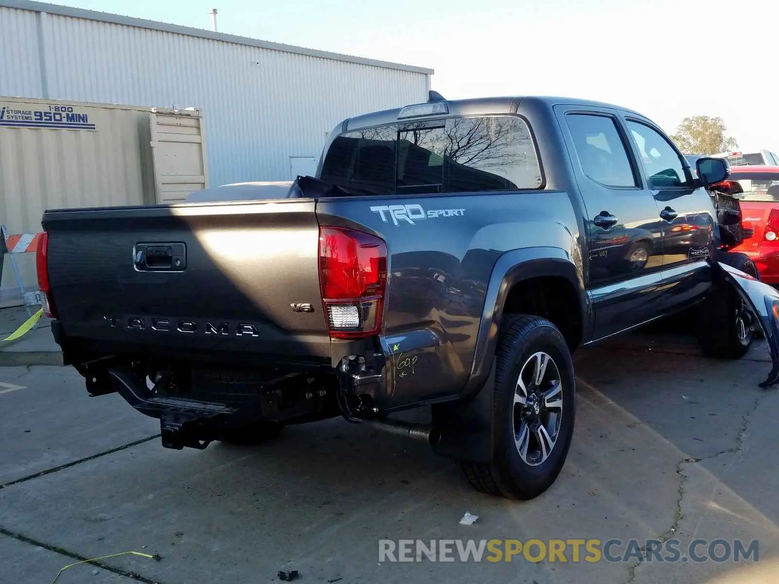 4 fotografías del automóvil dañado 3TMAZ5CN7KM099558 TOYOTA TACOMA DOU 2019