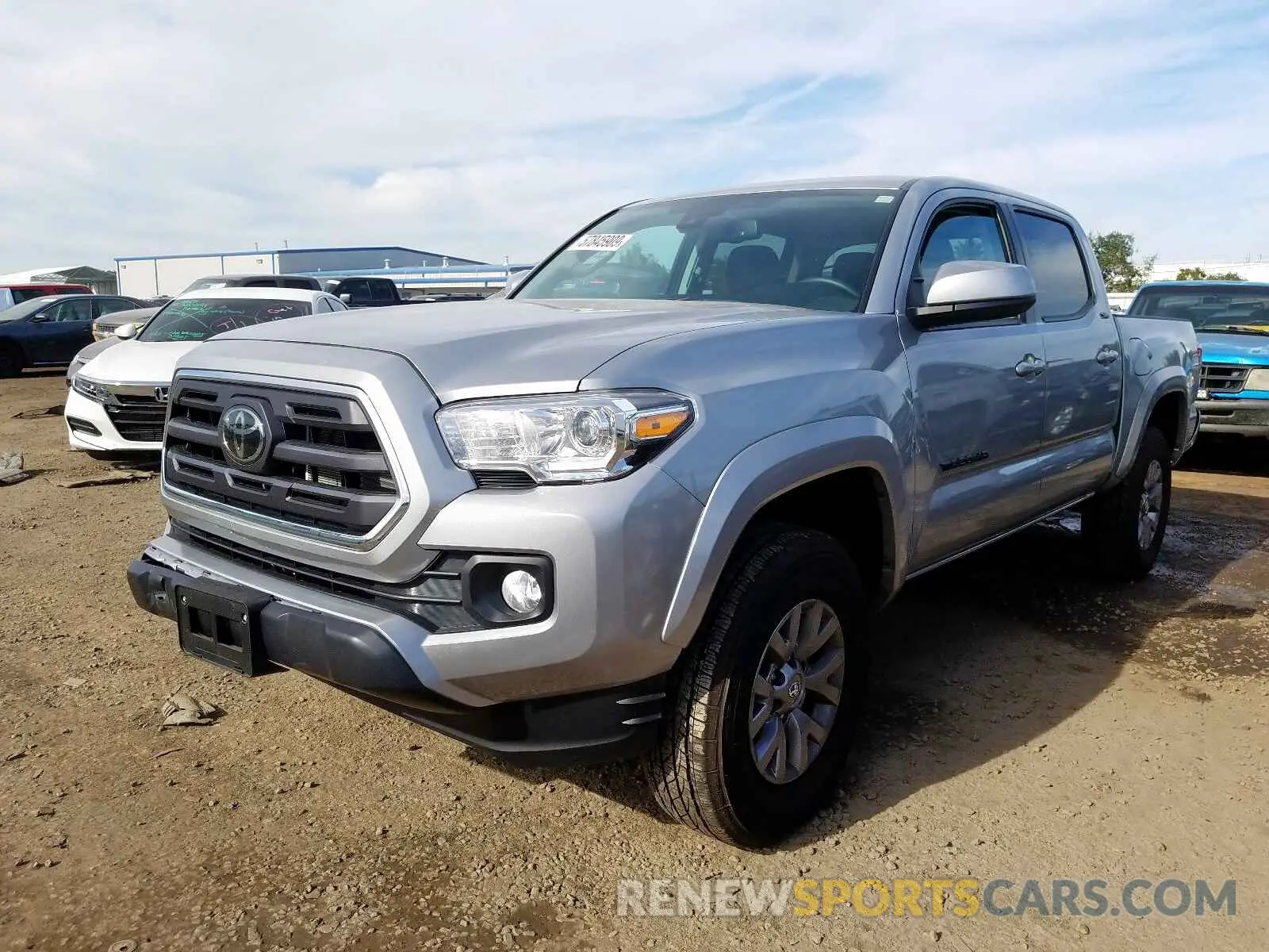 2 fotografías del automóvil dañado 3TMAZ5CN9KM106624 TOYOTA TACOMA DOU 2019