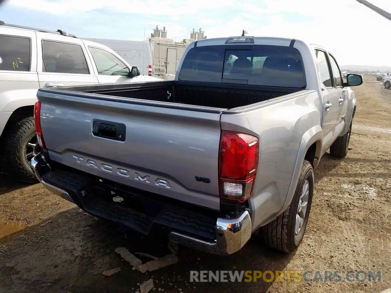 4 fotografías del automóvil dañado 3TMAZ5CN9KM106624 TOYOTA TACOMA DOU 2019