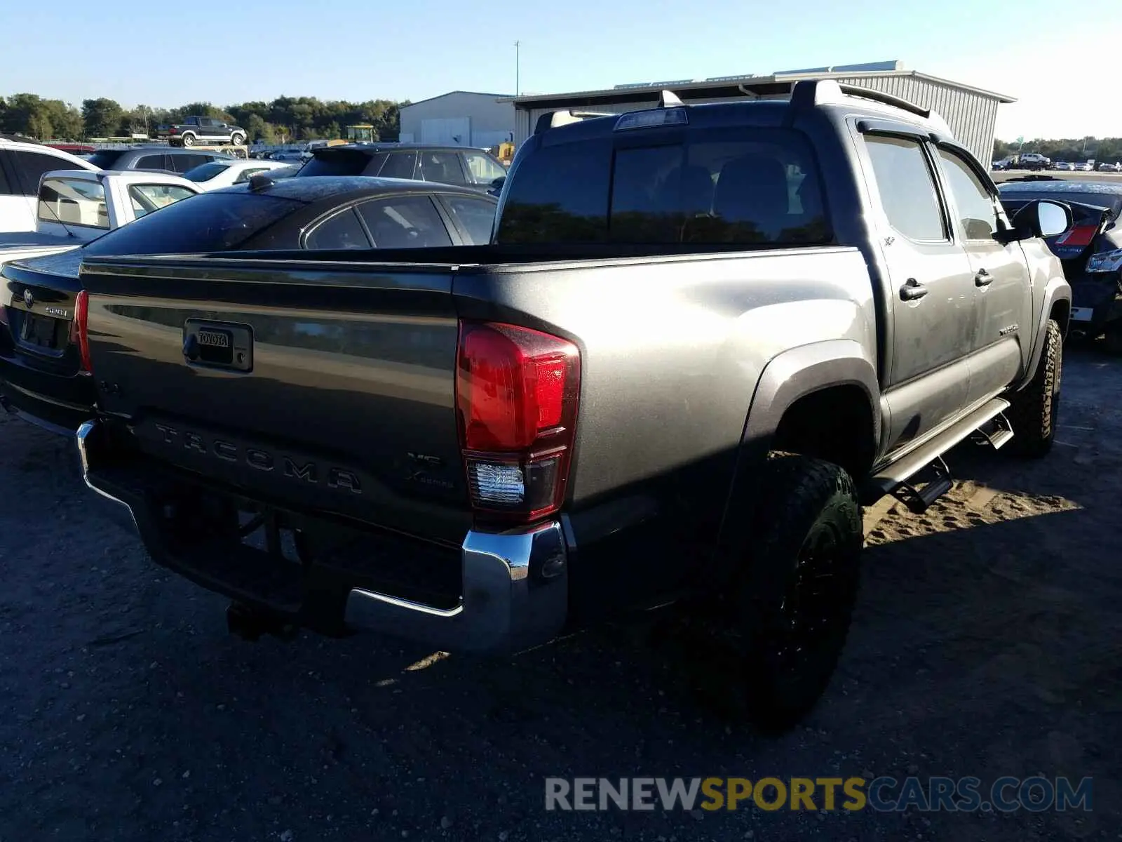 4 fotografías del automóvil dañado 3TMCZ5AN1KM260174 TOYOTA TACOMA DOU 2019