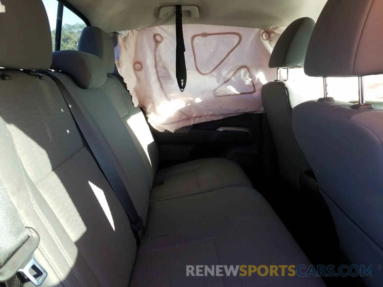 6 fotografías del automóvil dañado 3TMCZ5AN1KM260174 TOYOTA TACOMA DOU 2019