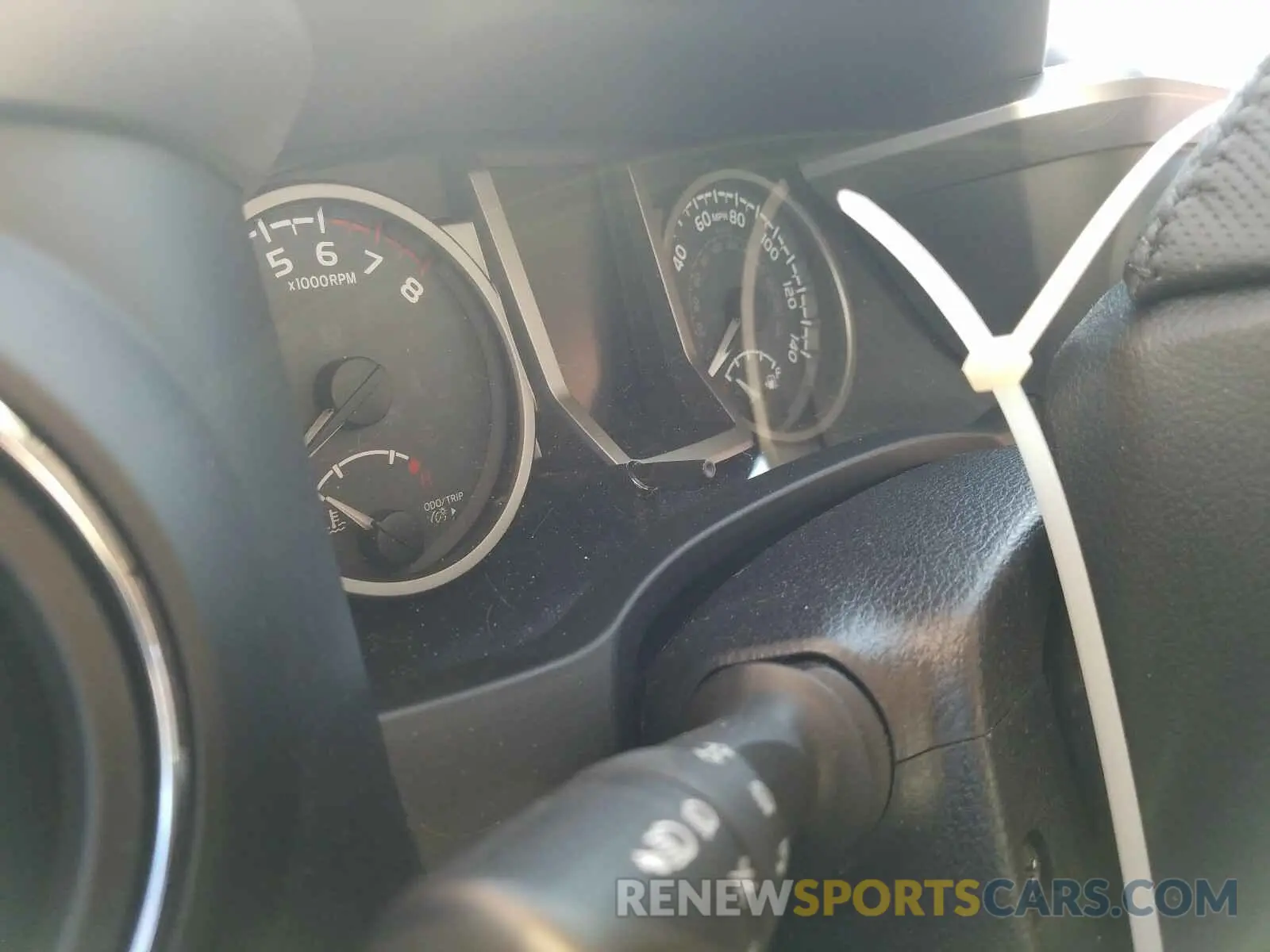 8 fotografías del automóvil dañado 3TMCZ5AN1KM260174 TOYOTA TACOMA DOU 2019