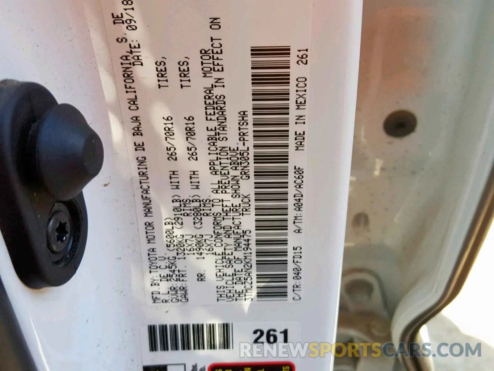 10 fotografías del automóvil dañado 3TMCZ5AN2KM194475 TOYOTA TACOMA DOU 2019