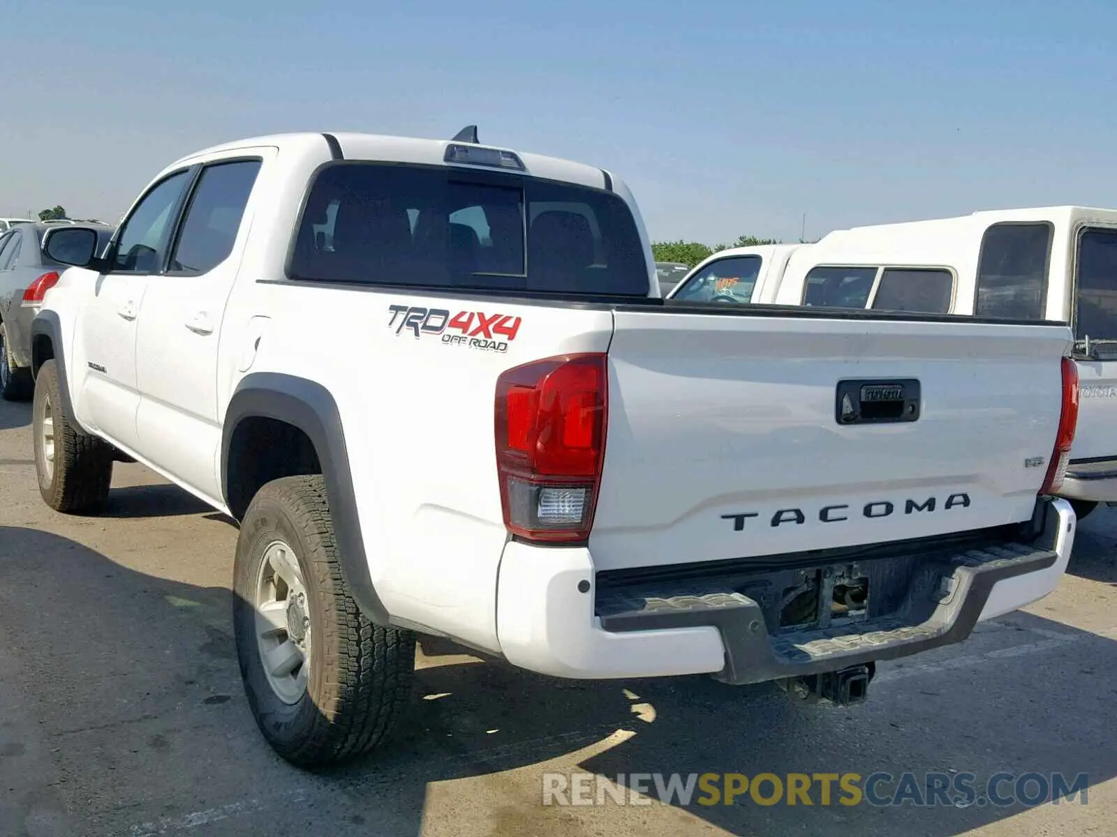 3 fotografías del automóvil dañado 3TMCZ5AN2KM194475 TOYOTA TACOMA DOU 2019