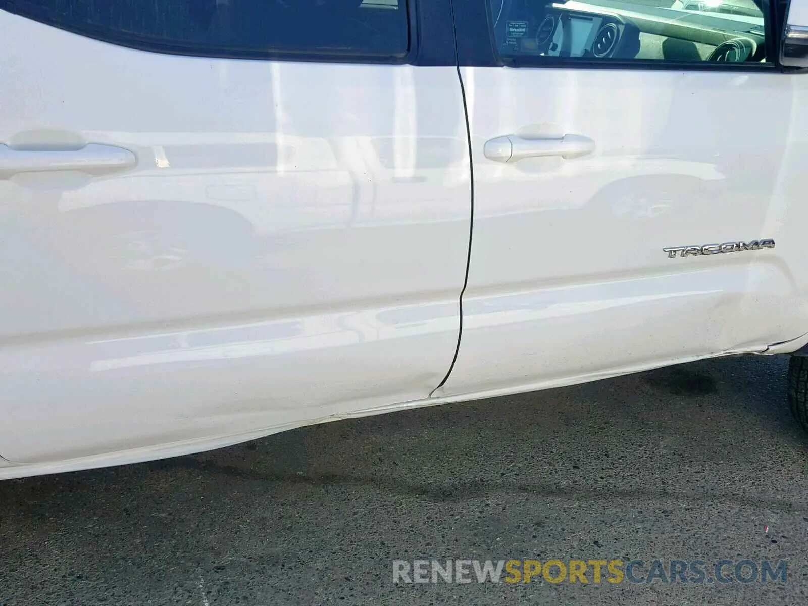 9 fotografías del automóvil dañado 3TMCZ5AN2KM194475 TOYOTA TACOMA DOU 2019
