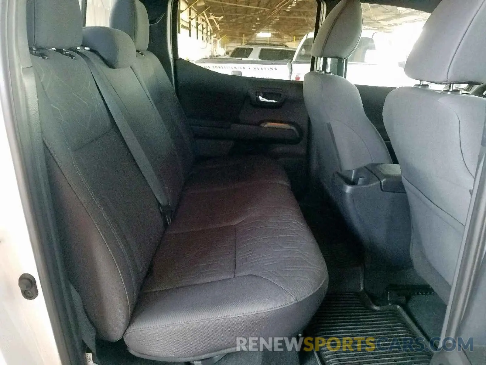 6 fotografías del automóvil dañado 3TMCZ5AN4KM239934 TOYOTA TACOMA DOU 2019