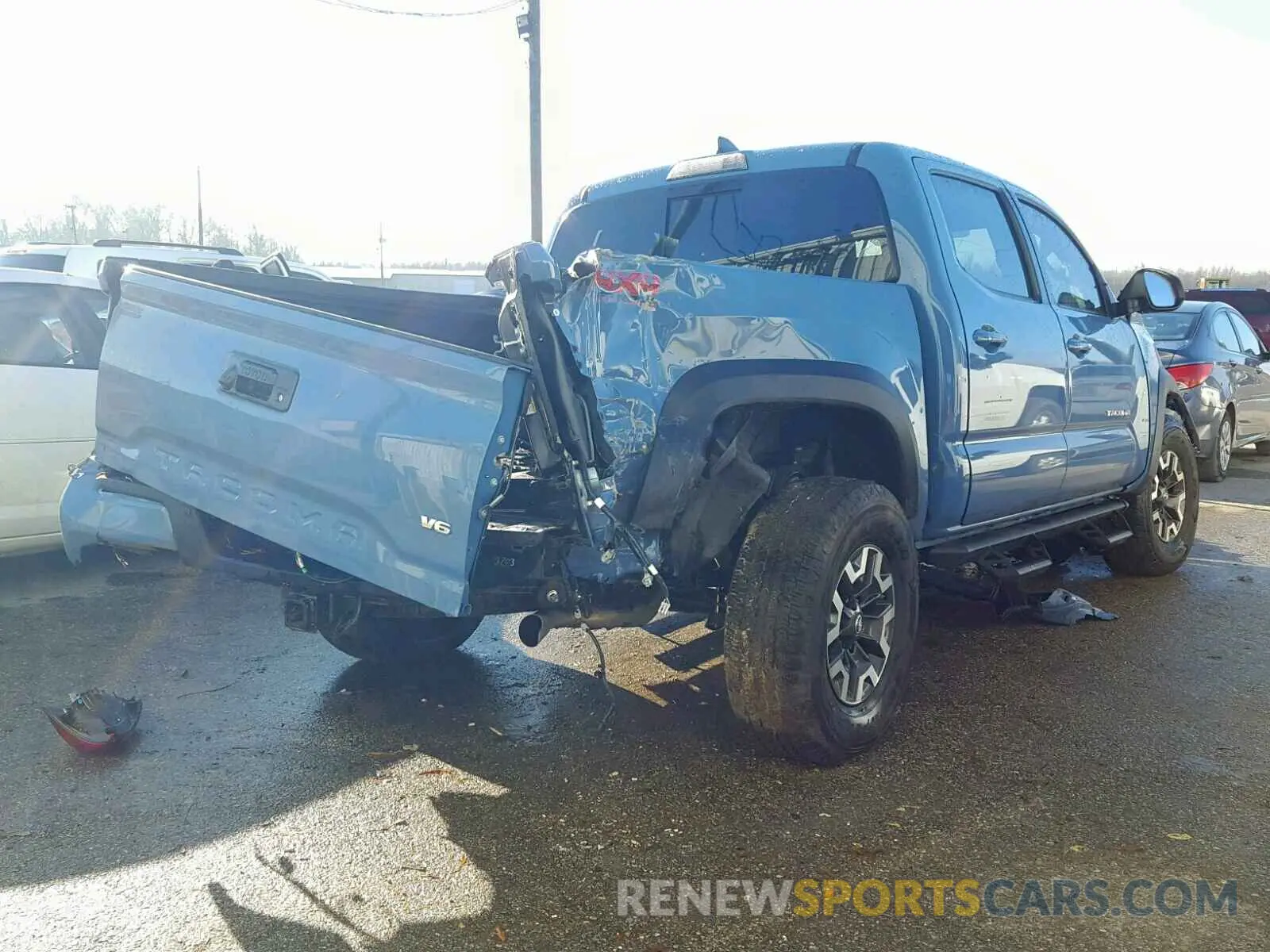 4 fotografías del automóvil dañado 3TMCZ5AN5KM199220 TOYOTA TACOMA DOU 2019