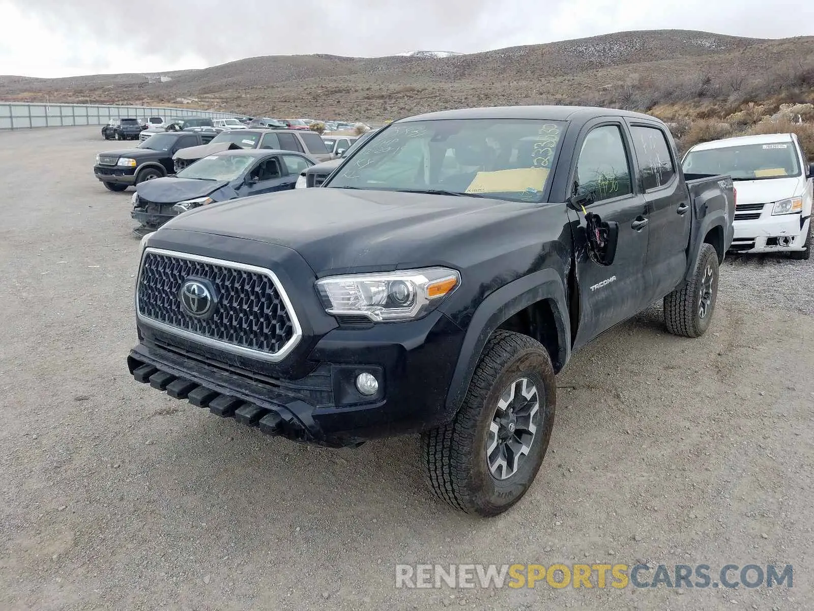 2 fotografías del automóvil dañado 3TMCZ5AN7KM214493 TOYOTA TACOMA DOU 2019