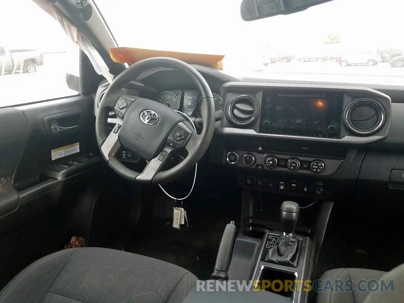 9 fotografías del automóvil dañado 3TMCZ5AN7KM214493 TOYOTA TACOMA DOU 2019