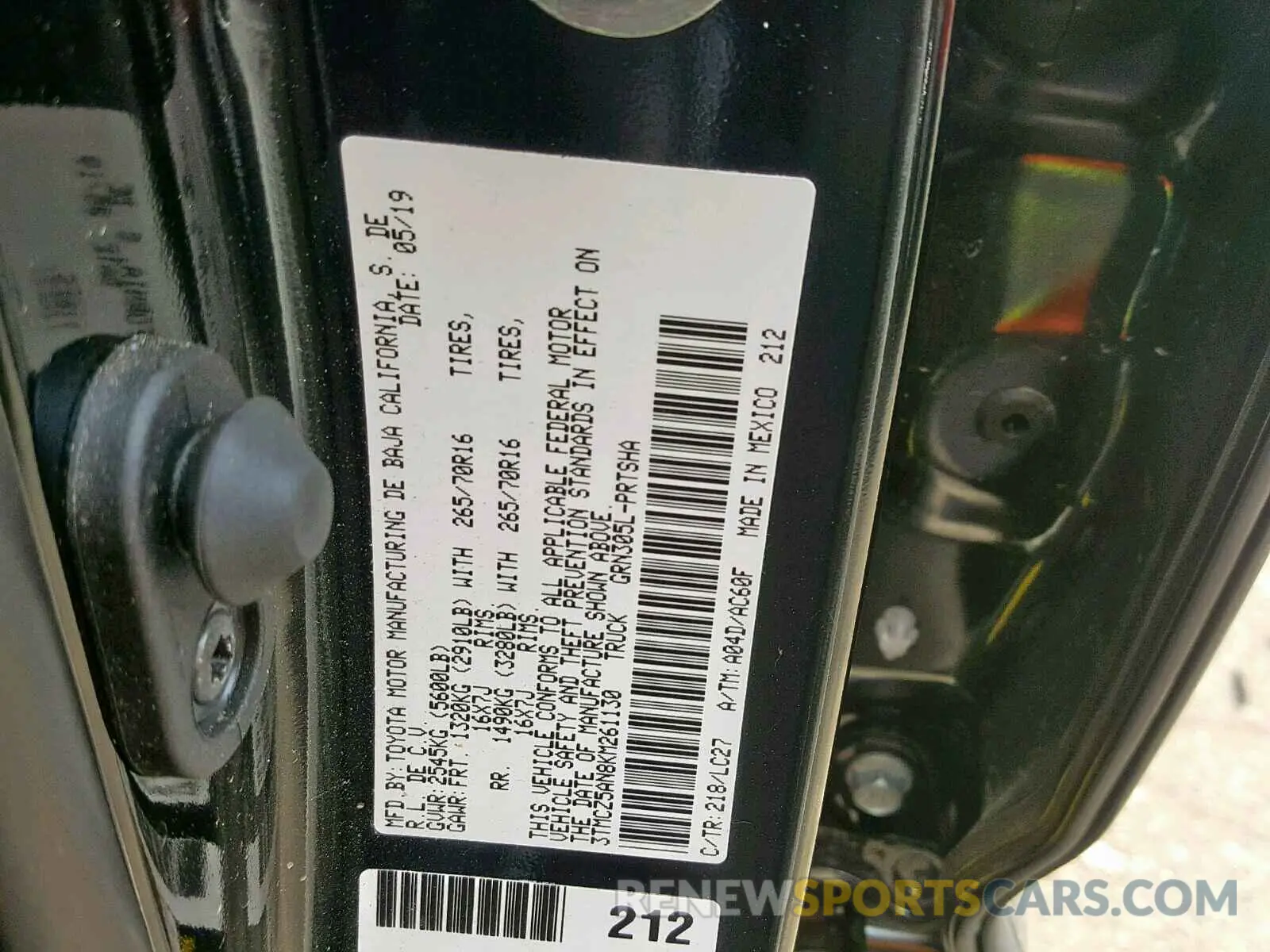 10 fotografías del automóvil dañado 3TMCZ5AN8KM261130 TOYOTA TACOMA DOU 2019