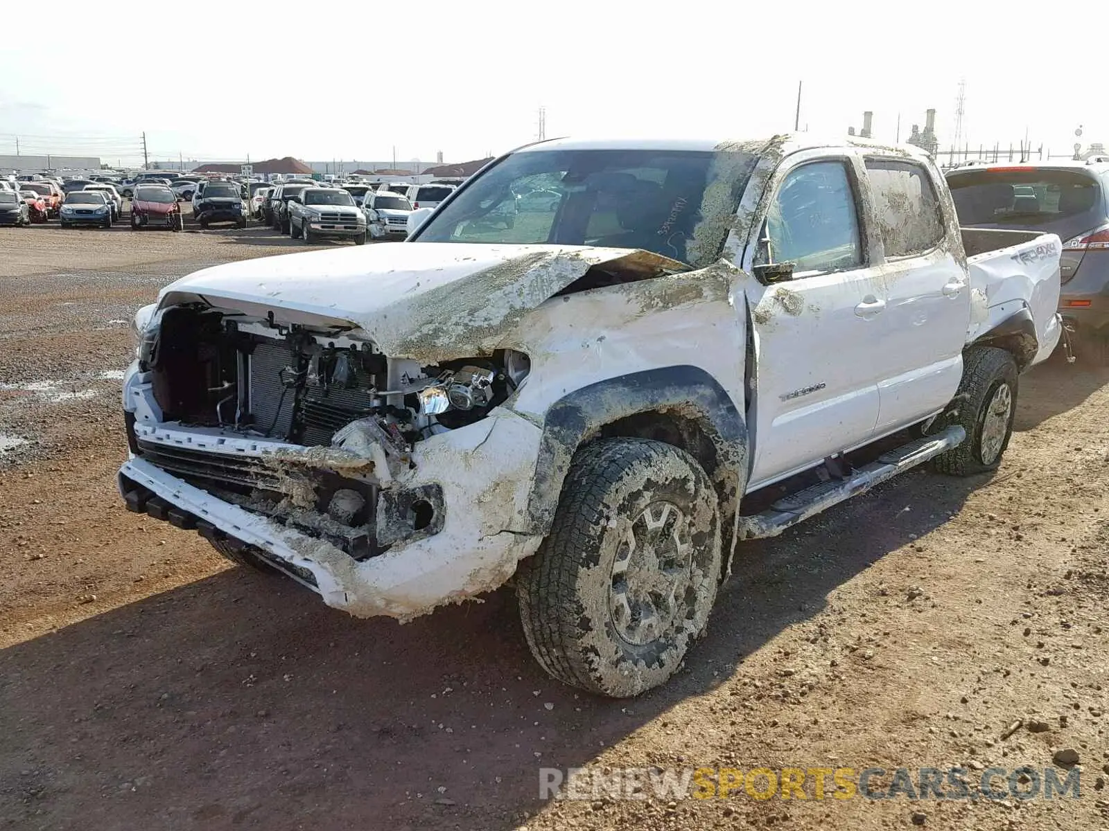 2 fotografías del automóvil dañado 3TMCZ5AN9KM195428 TOYOTA TACOMA DOU 2019
