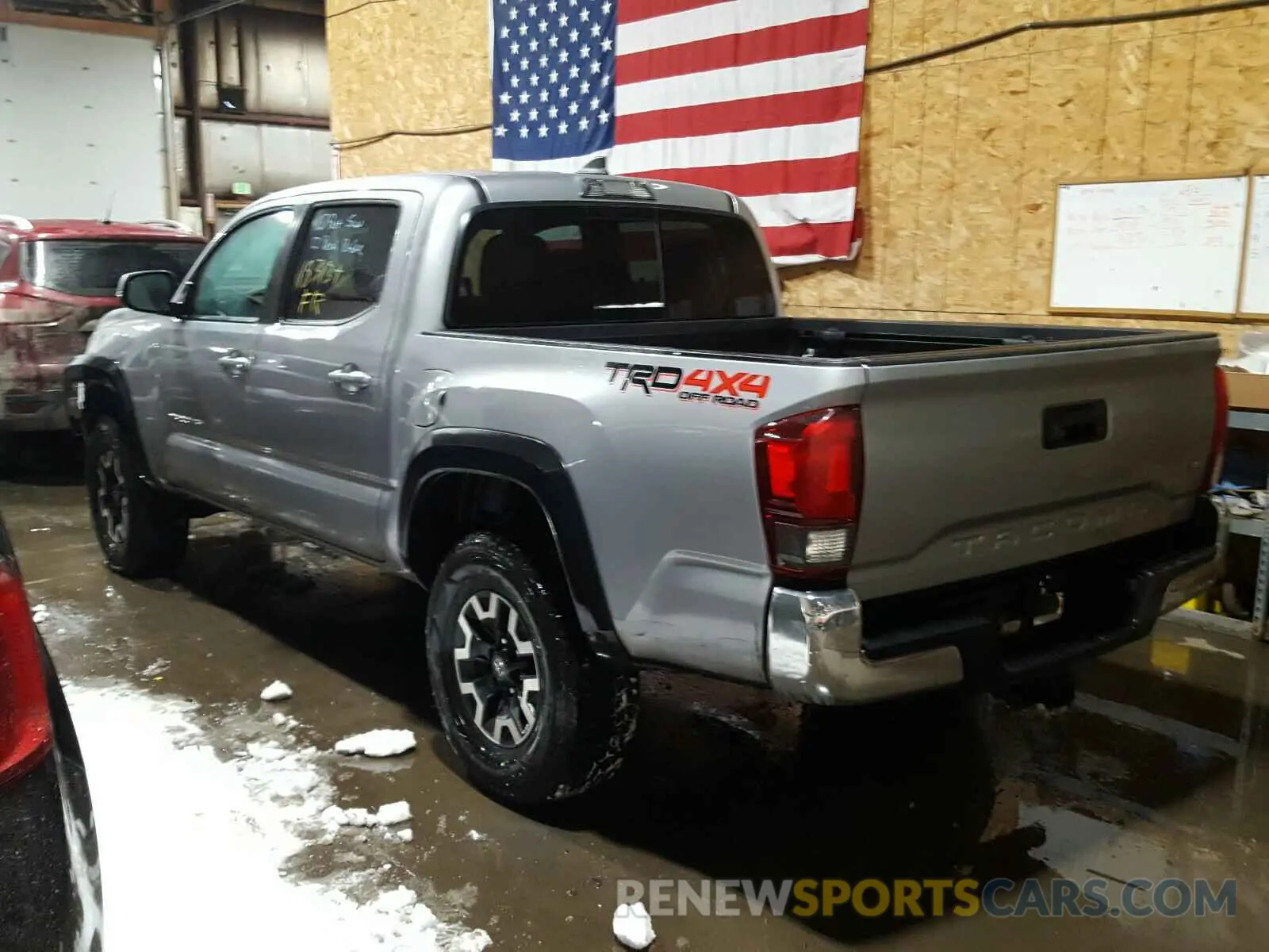 3 fotografías del automóvil dañado 3TMCZ5AN9KM247589 TOYOTA TACOMA DOU 2019