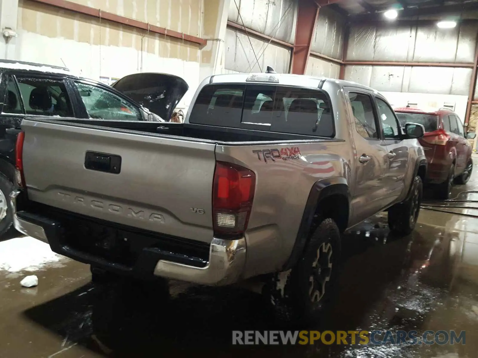 4 fotografías del automóvil dañado 3TMCZ5AN9KM247589 TOYOTA TACOMA DOU 2019