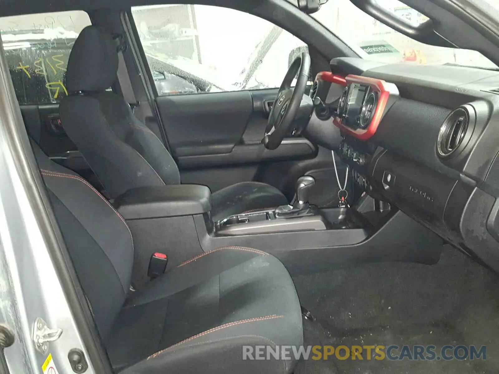 5 fotografías del automóvil dañado 3TMCZ5AN9KM247589 TOYOTA TACOMA DOU 2019
