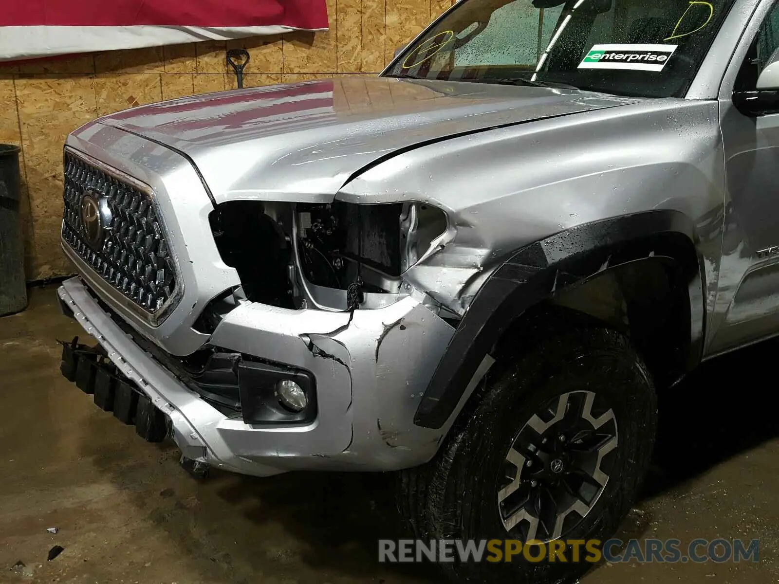 9 fotografías del automóvil dañado 3TMCZ5AN9KM247589 TOYOTA TACOMA DOU 2019