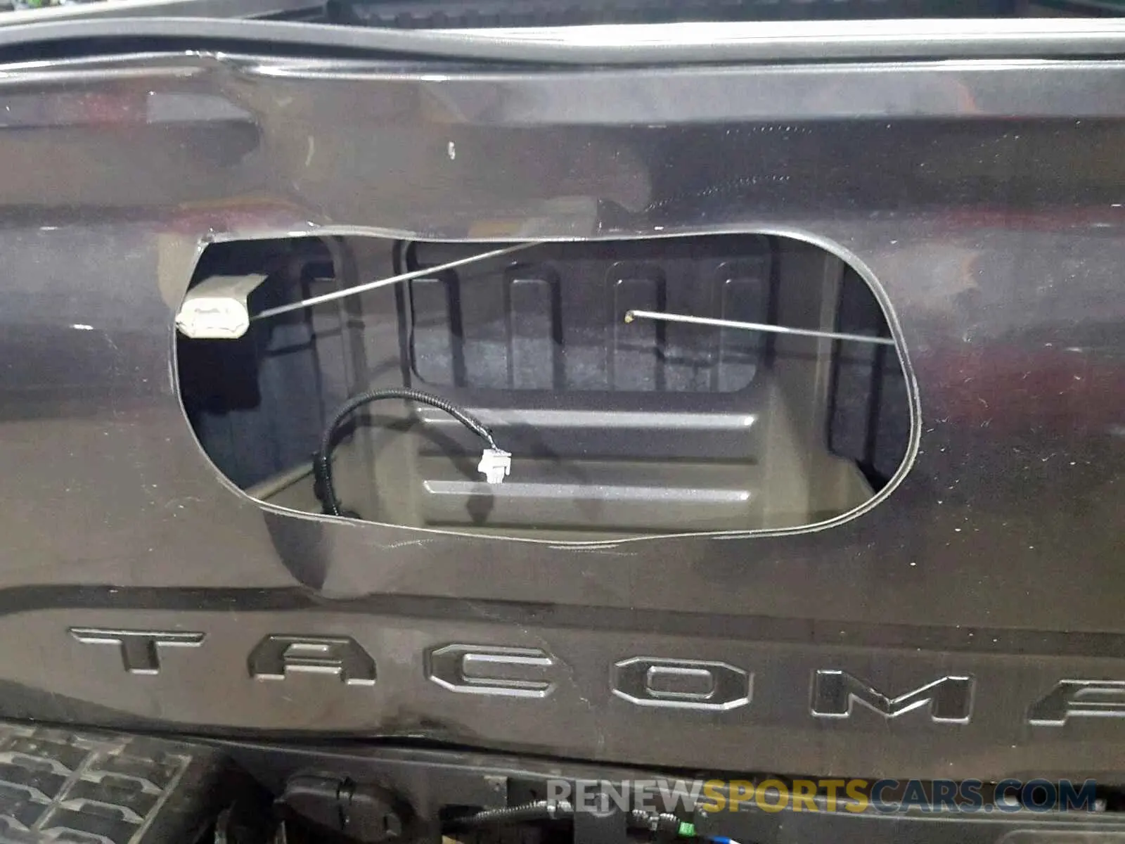 9 fotografías del automóvil dañado 3TMDZ5BN7KM061794 TOYOTA TACOMA DOU 2019
