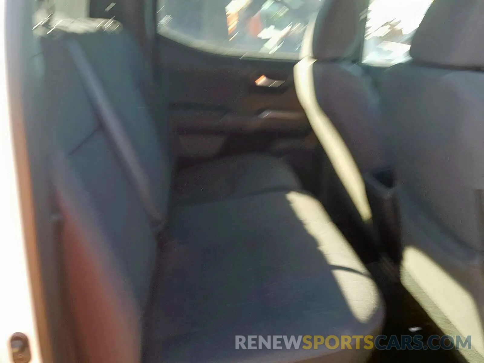 6 fotografías del automóvil dañado 3TMDZ5BN8HM028957 TOYOTA TACOMA DOU 2019