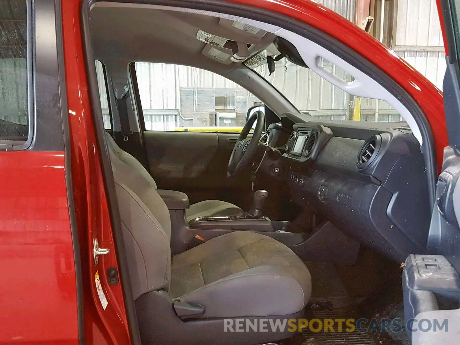 5 fotografías del automóvil dañado 5TFAX5GN2KX135697 TOYOTA TACOMA DOU 2019