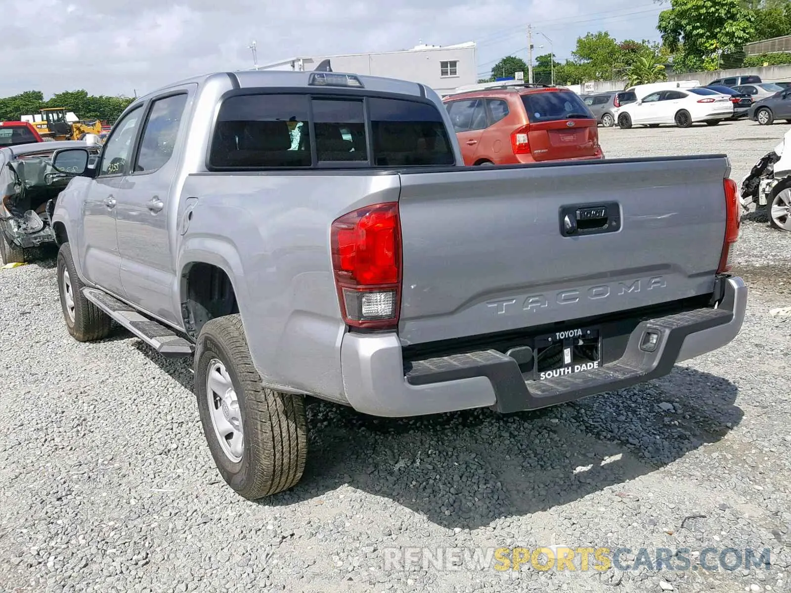 3 fotografías del automóvil dañado 5TFAX5GNXKX157916 TOYOTA TACOMA DOU 2019