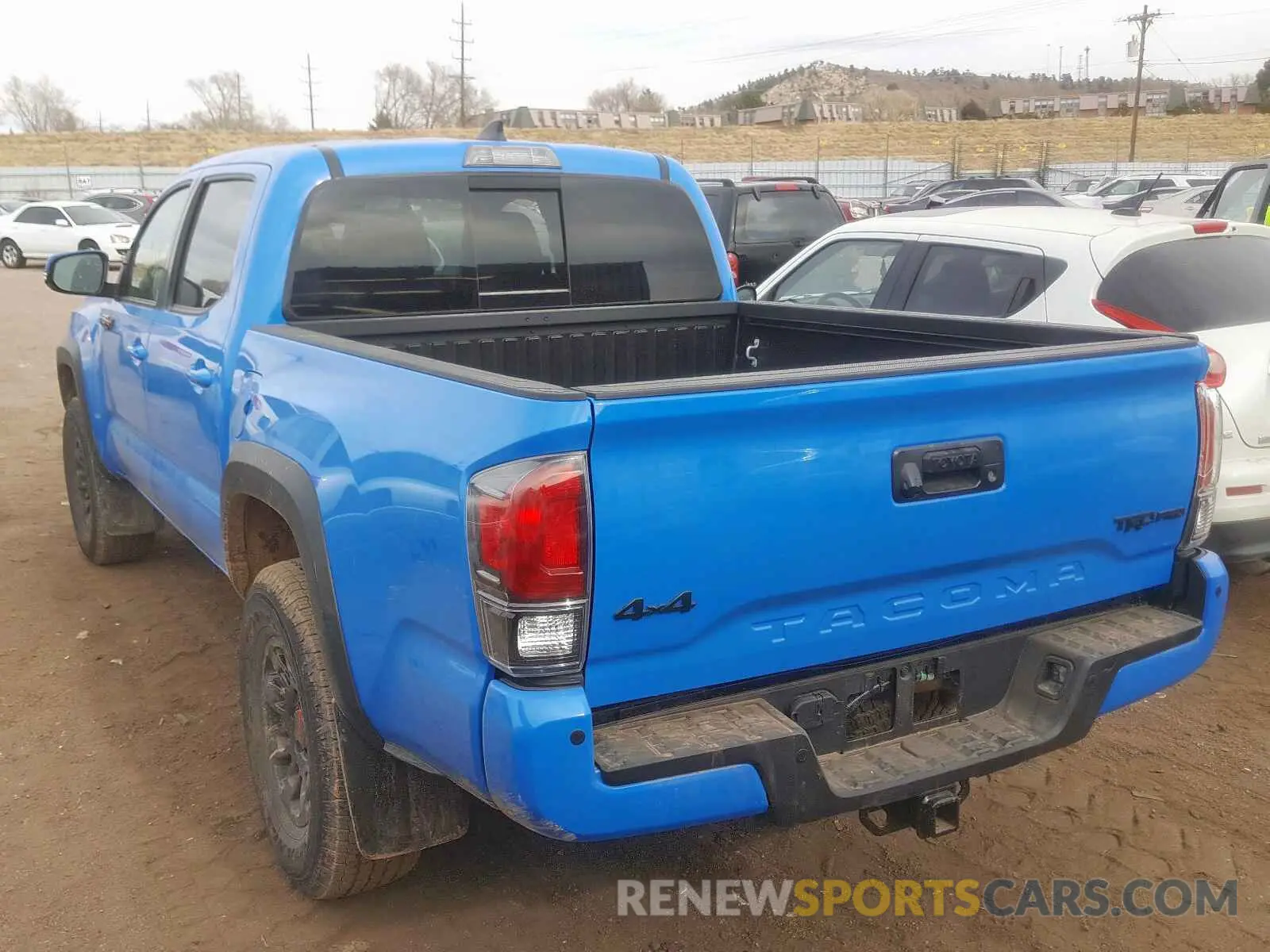 3 fotografías del automóvil dañado 5TFCZ5AN7KX199293 TOYOTA TACOMA DOU 2019