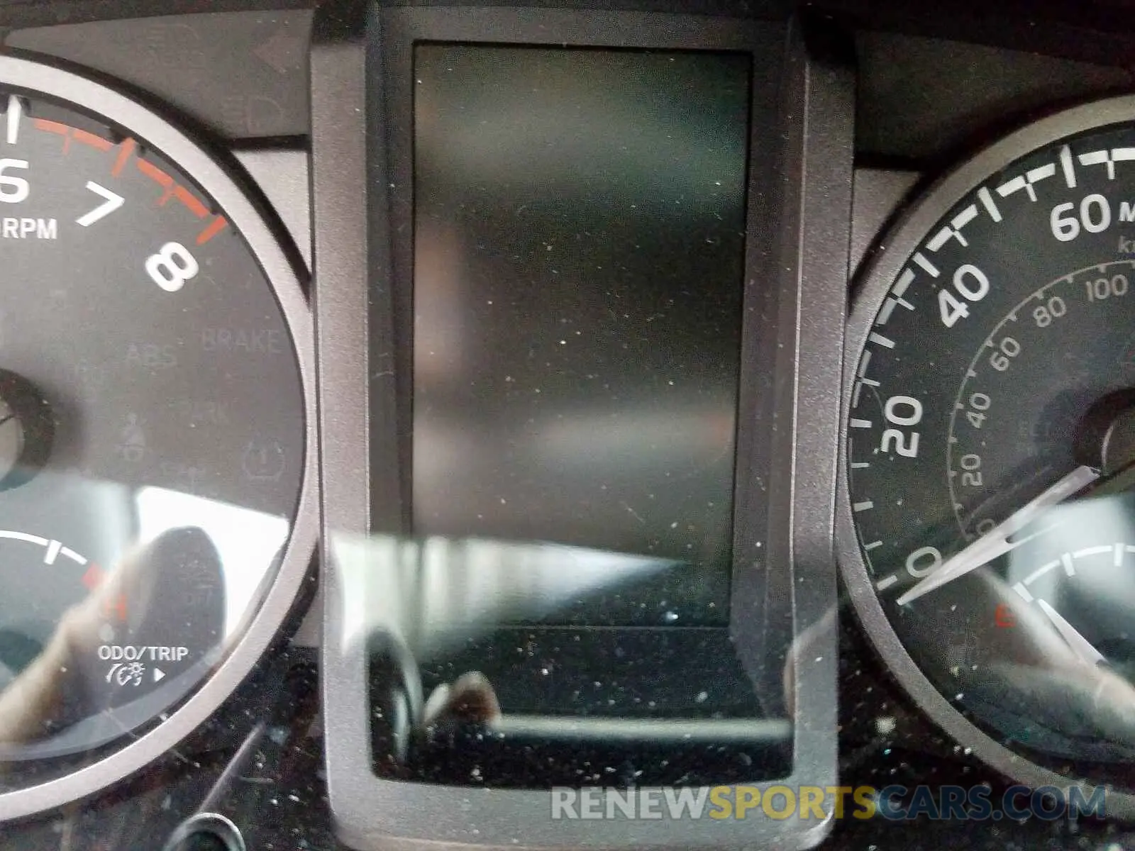 8 fotografías del automóvil dañado 5TFCZ5ANXKX169897 TOYOTA TACOMA DOU 2019