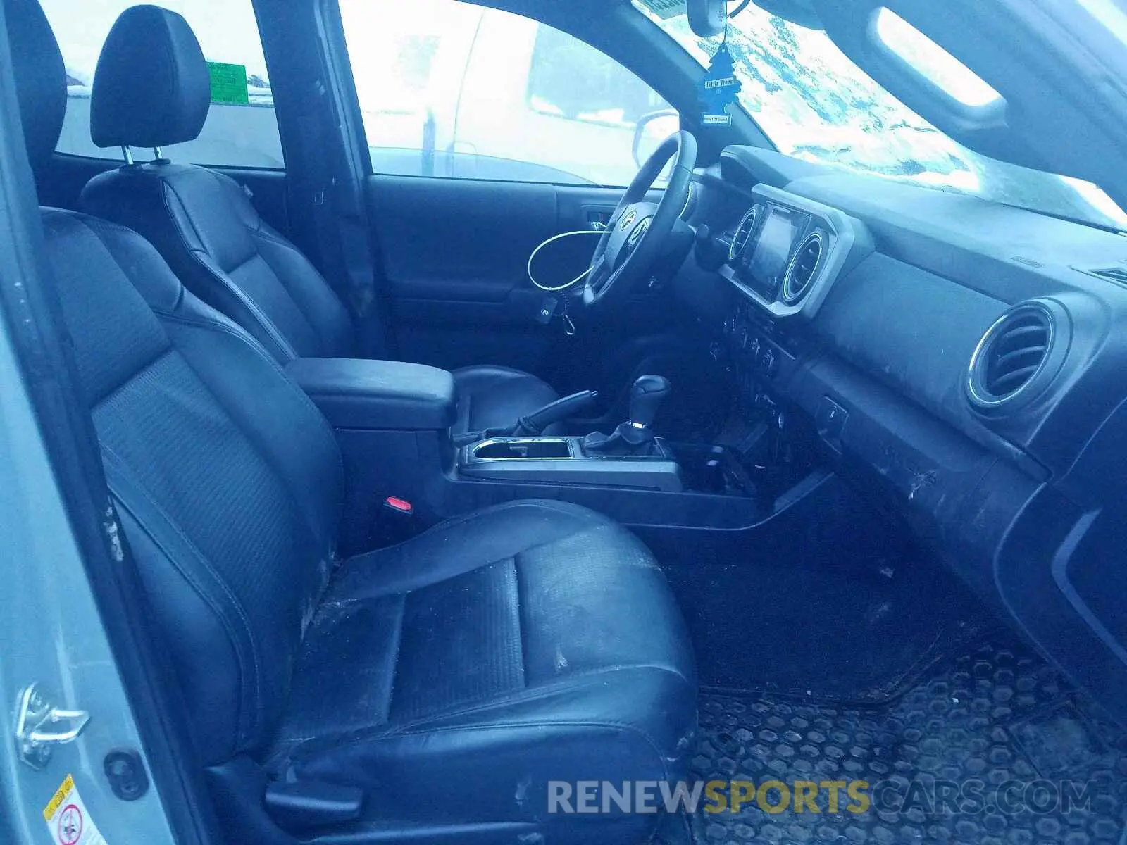 5 fotografías del automóvil dañado 5TFDZ5BN1KX044760 TOYOTA TACOMA DOU 2019