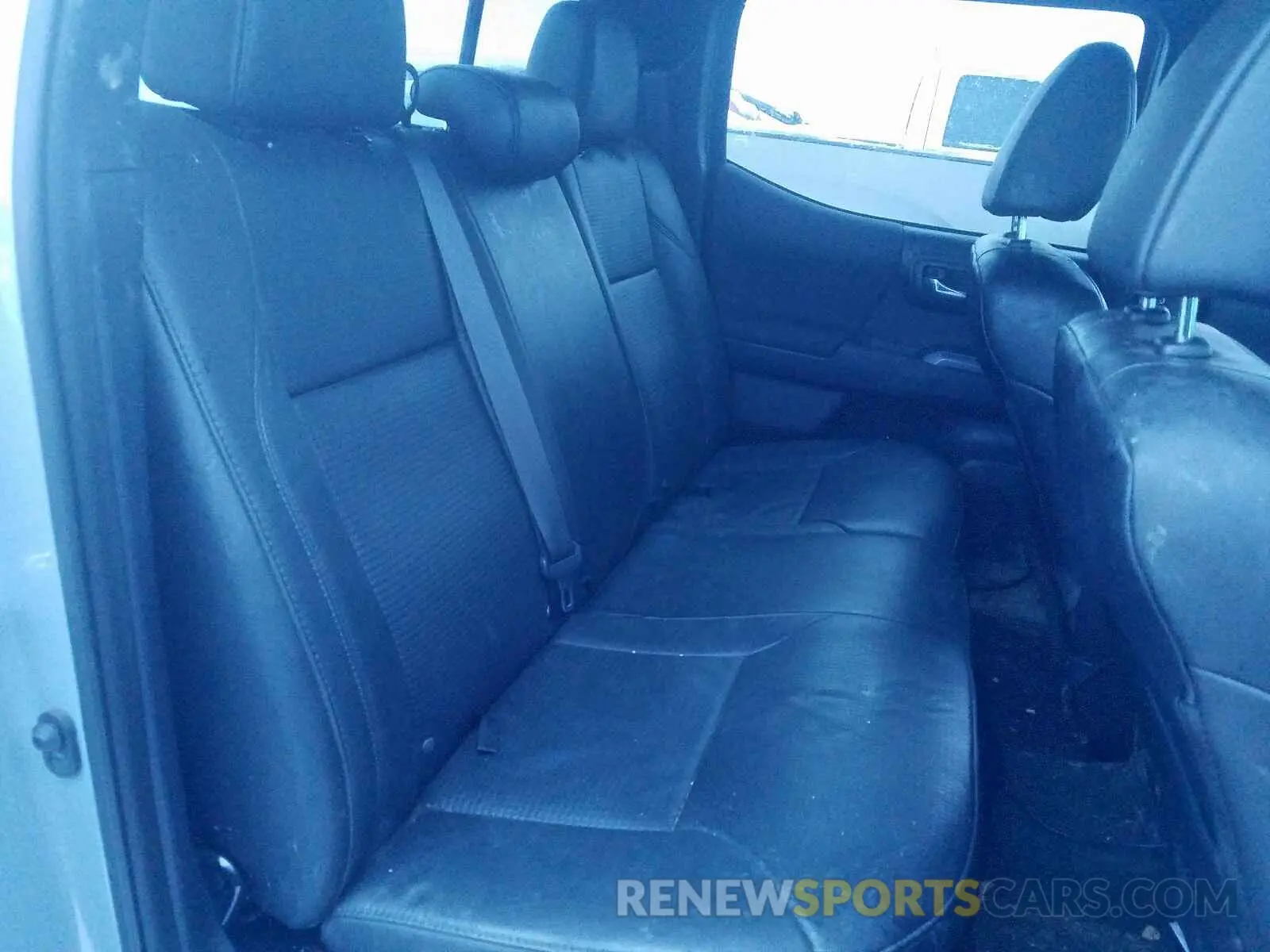 6 fotografías del automóvil dañado 5TFDZ5BN1KX044760 TOYOTA TACOMA DOU 2019