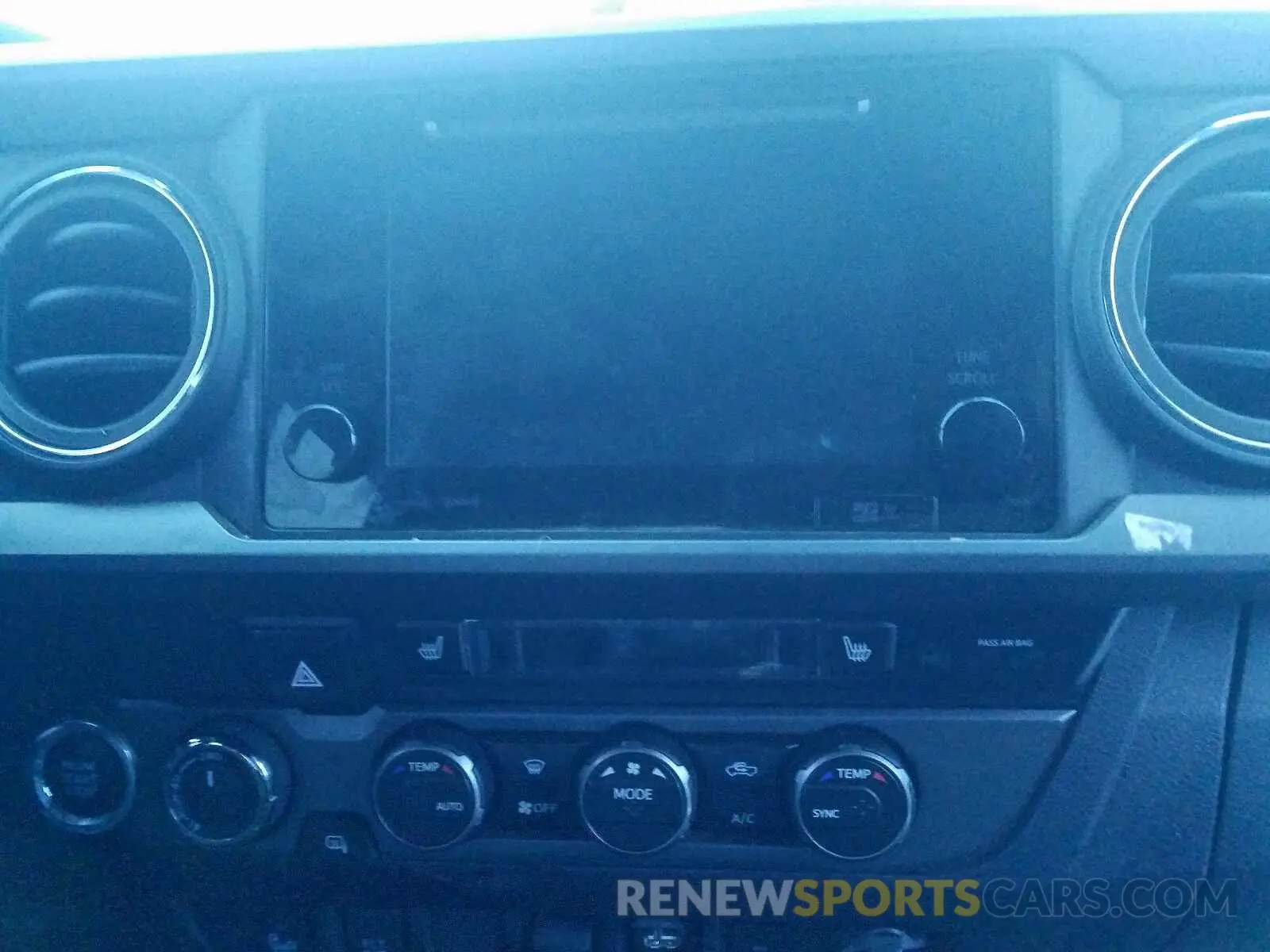 9 fotografías del automóvil dañado 5TFDZ5BN1KX044760 TOYOTA TACOMA DOU 2019