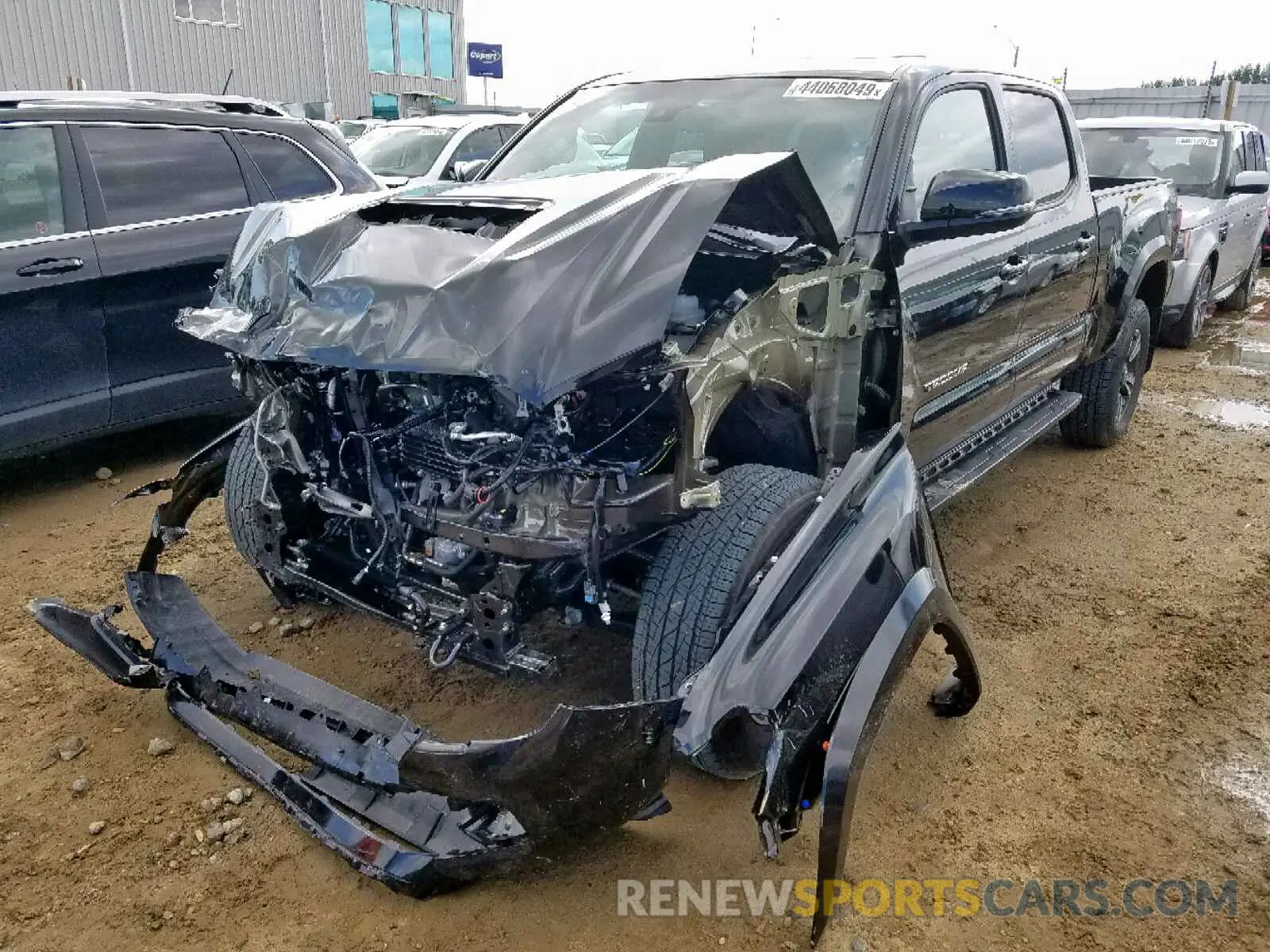 2 fotografías del automóvil dañado 5TFDZ5BN2KX041804 TOYOTA TACOMA DOU 2019