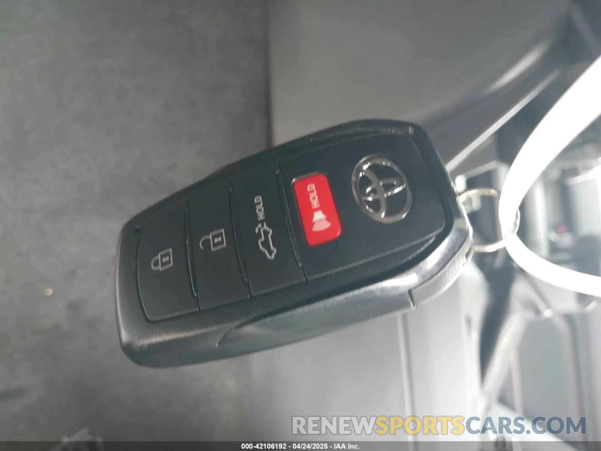 11 fotografías del automóvil dañado 3TYLC5LN1ST020786 TOYOTA TACOMA HYBRID 2025