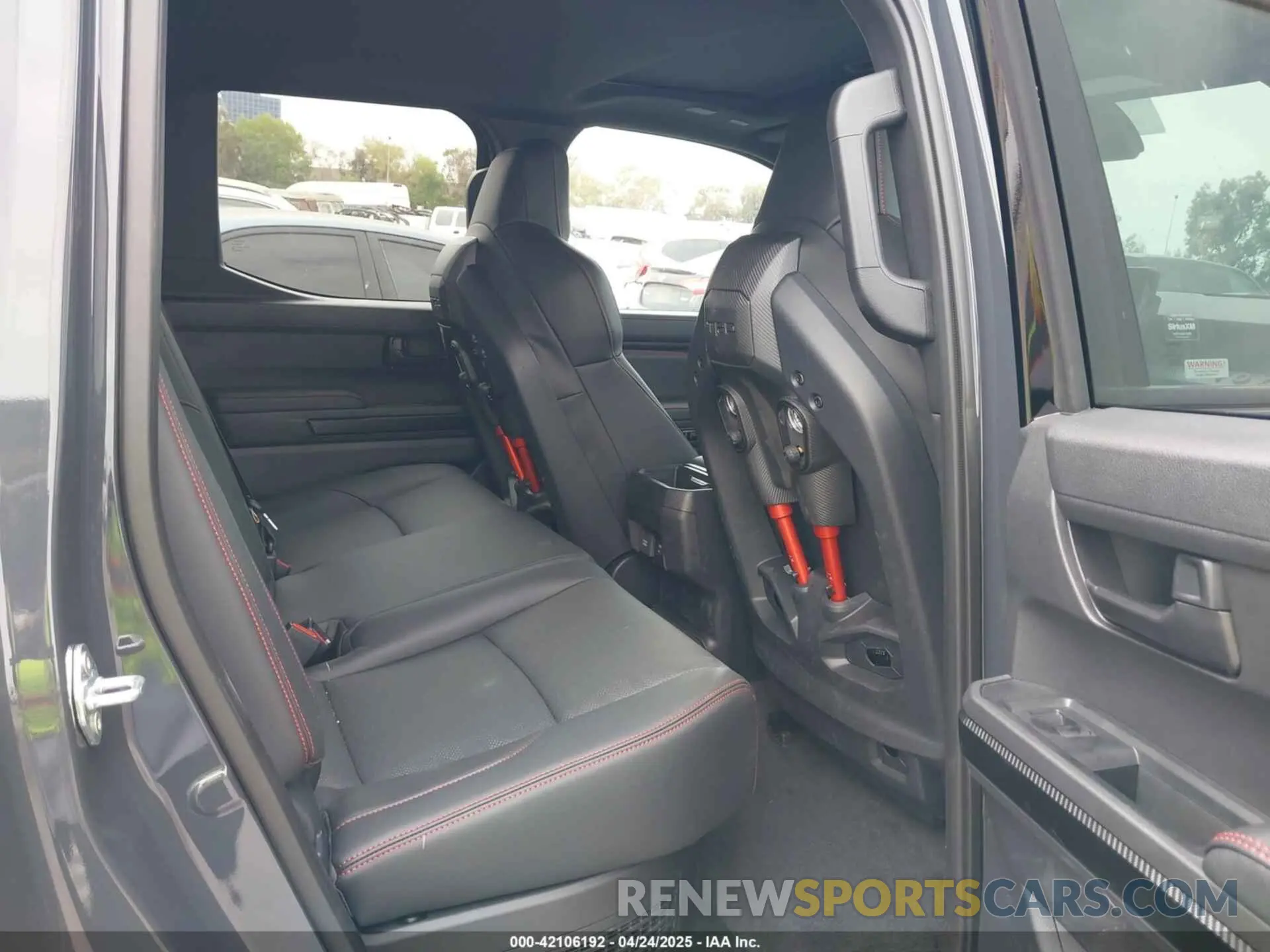 8 fotografías del automóvil dañado 3TYLC5LN1ST020786 TOYOTA TACOMA HYBRID 2025
