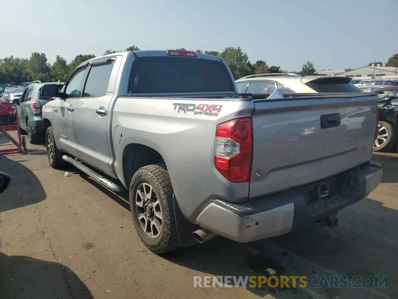 2 fotografías del automóvil dañado 5TFHY5F13EX371516 TOYOTA TUNDRA 2014