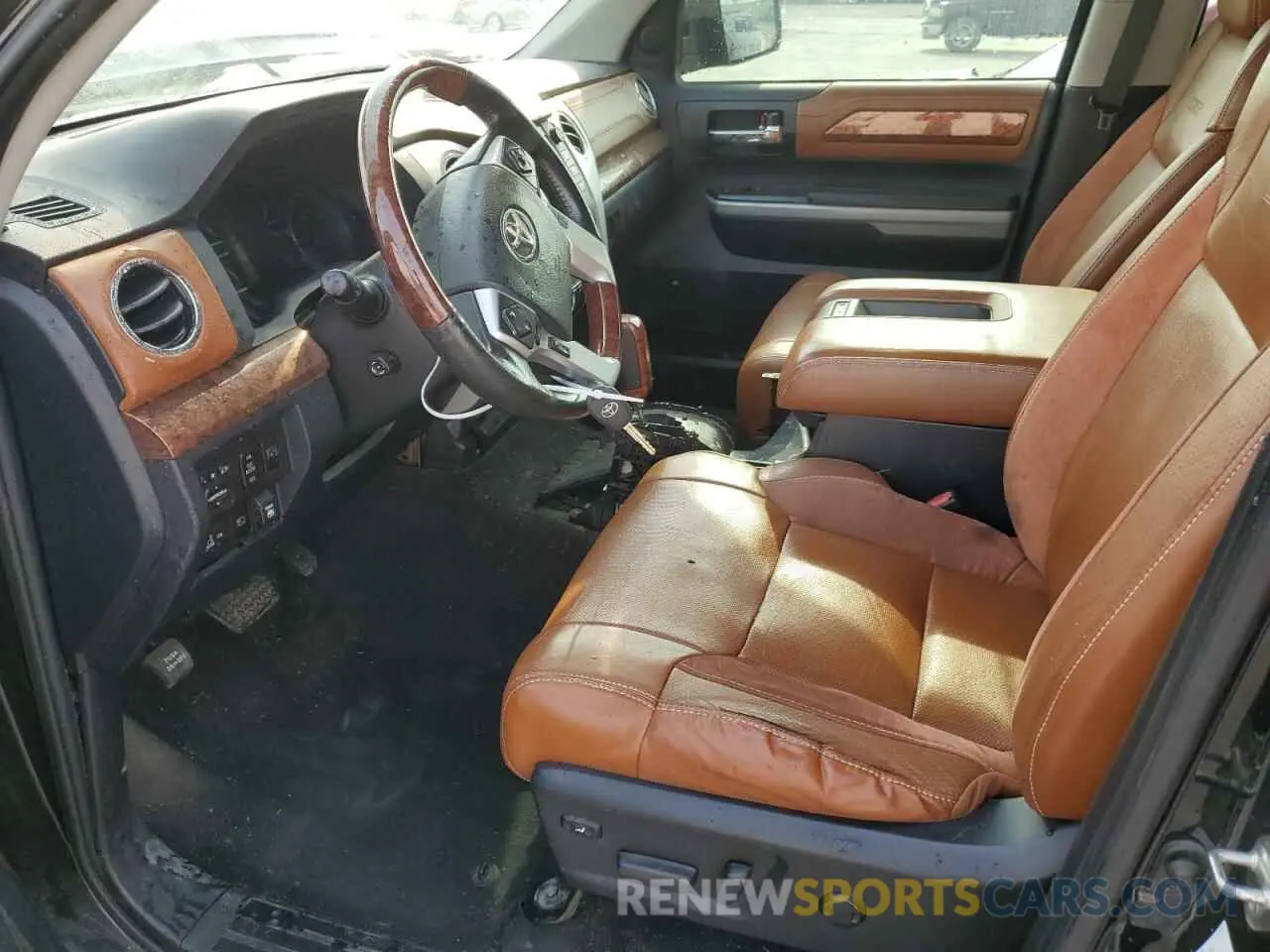7 fotografías del automóvil dañado 5TFAY5F10KX811351 TOYOTA TUNDRA 2019
