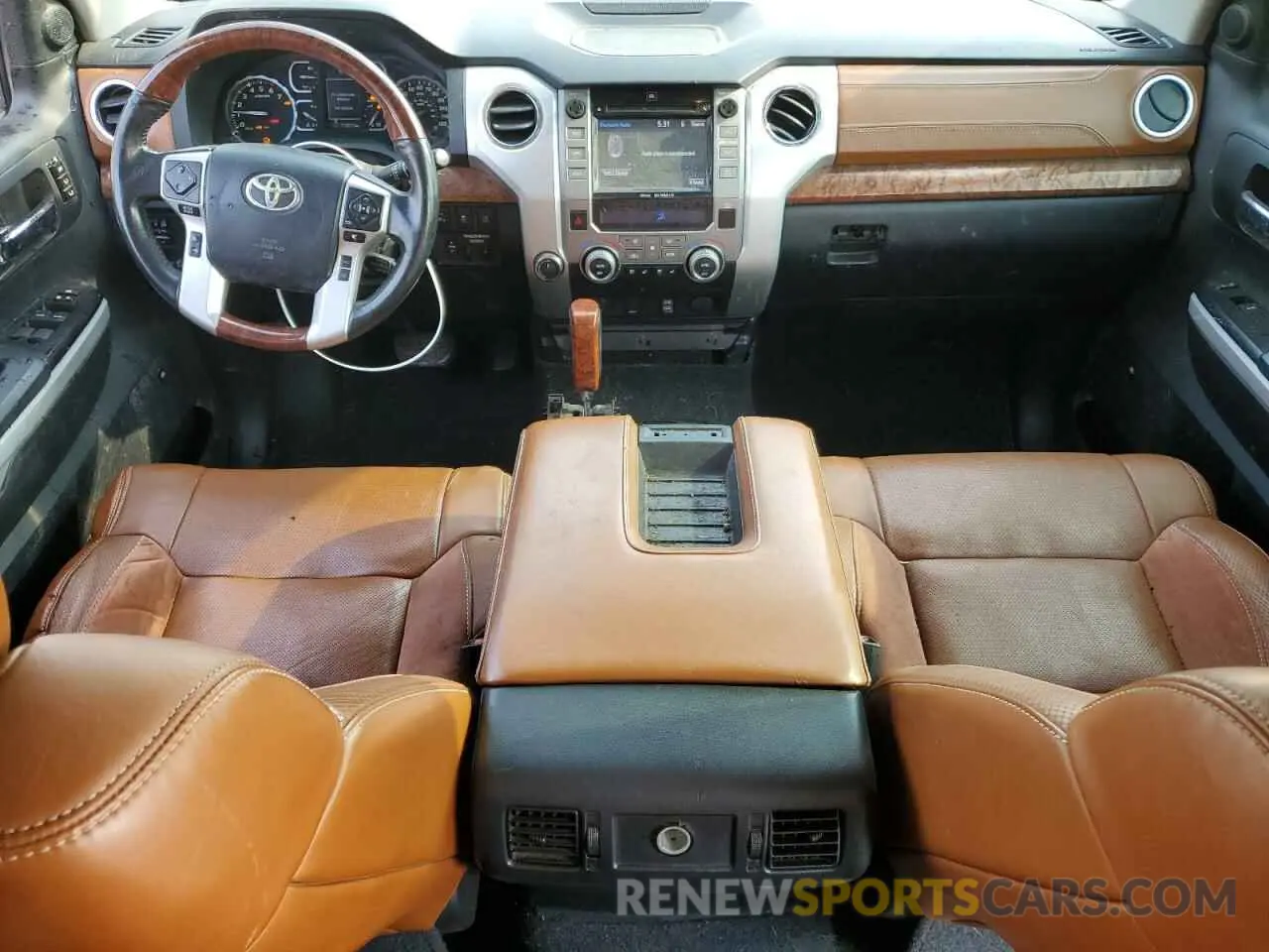 8 fotografías del automóvil dañado 5TFAY5F10KX811351 TOYOTA TUNDRA 2019