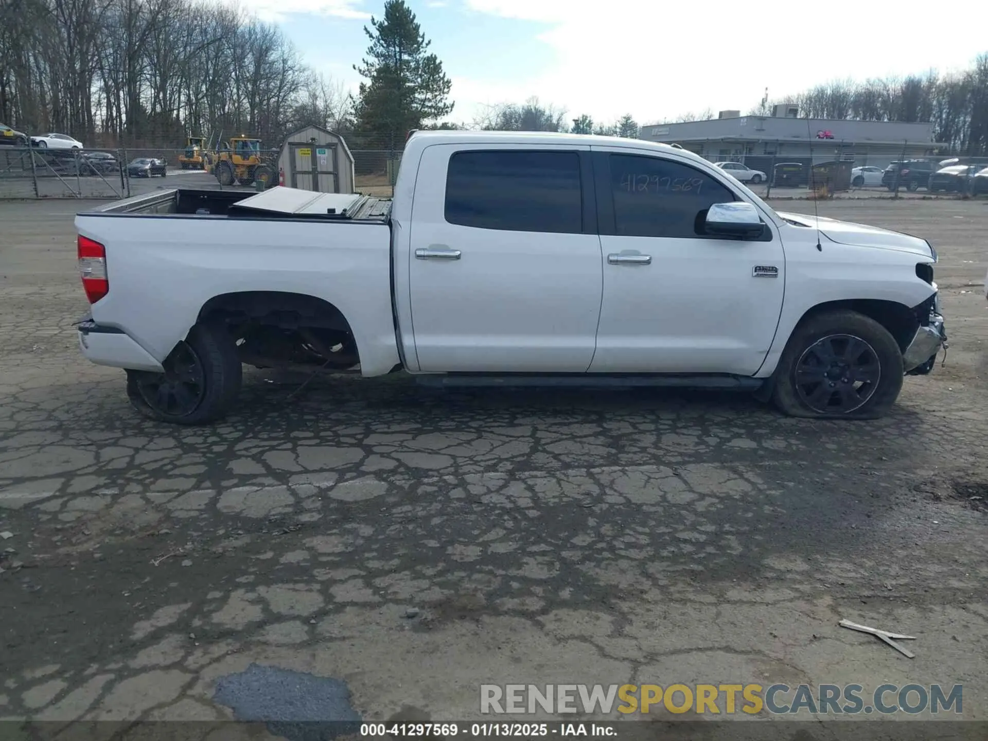 13 fotografías del automóvil dañado 5TFAY5F13KX841010 TOYOTA TUNDRA 2019
