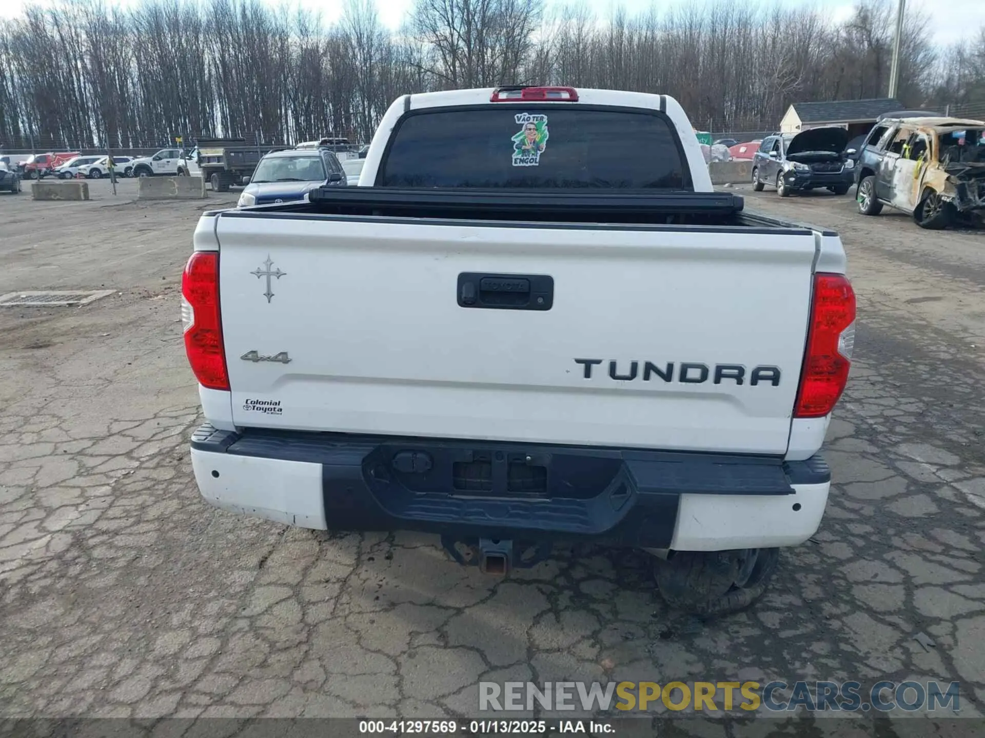 16 fotografías del automóvil dañado 5TFAY5F13KX841010 TOYOTA TUNDRA 2019