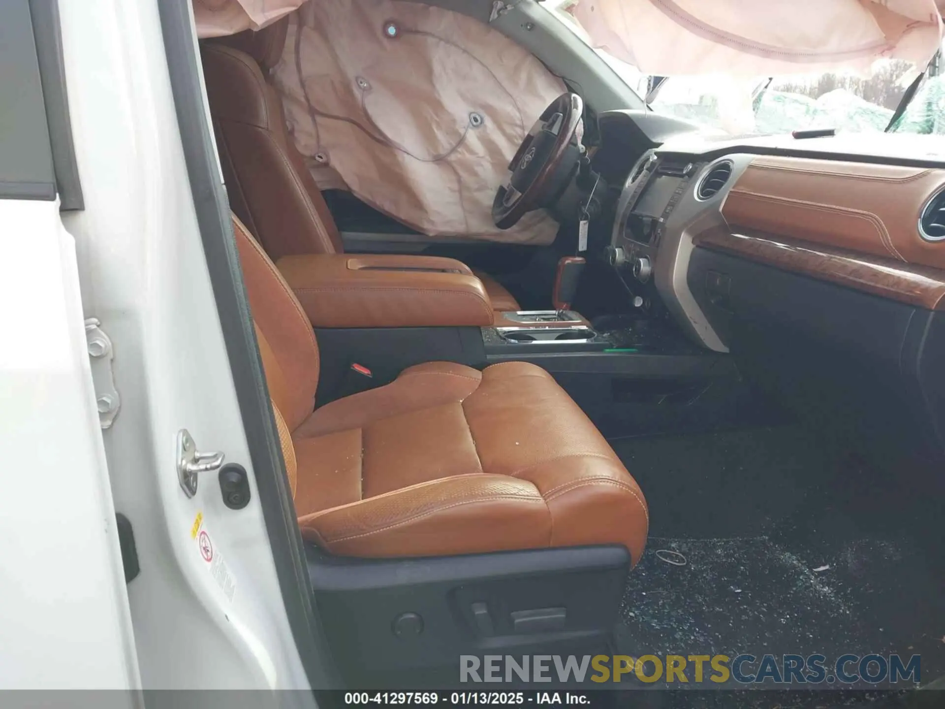 5 fotografías del automóvil dañado 5TFAY5F13KX841010 TOYOTA TUNDRA 2019