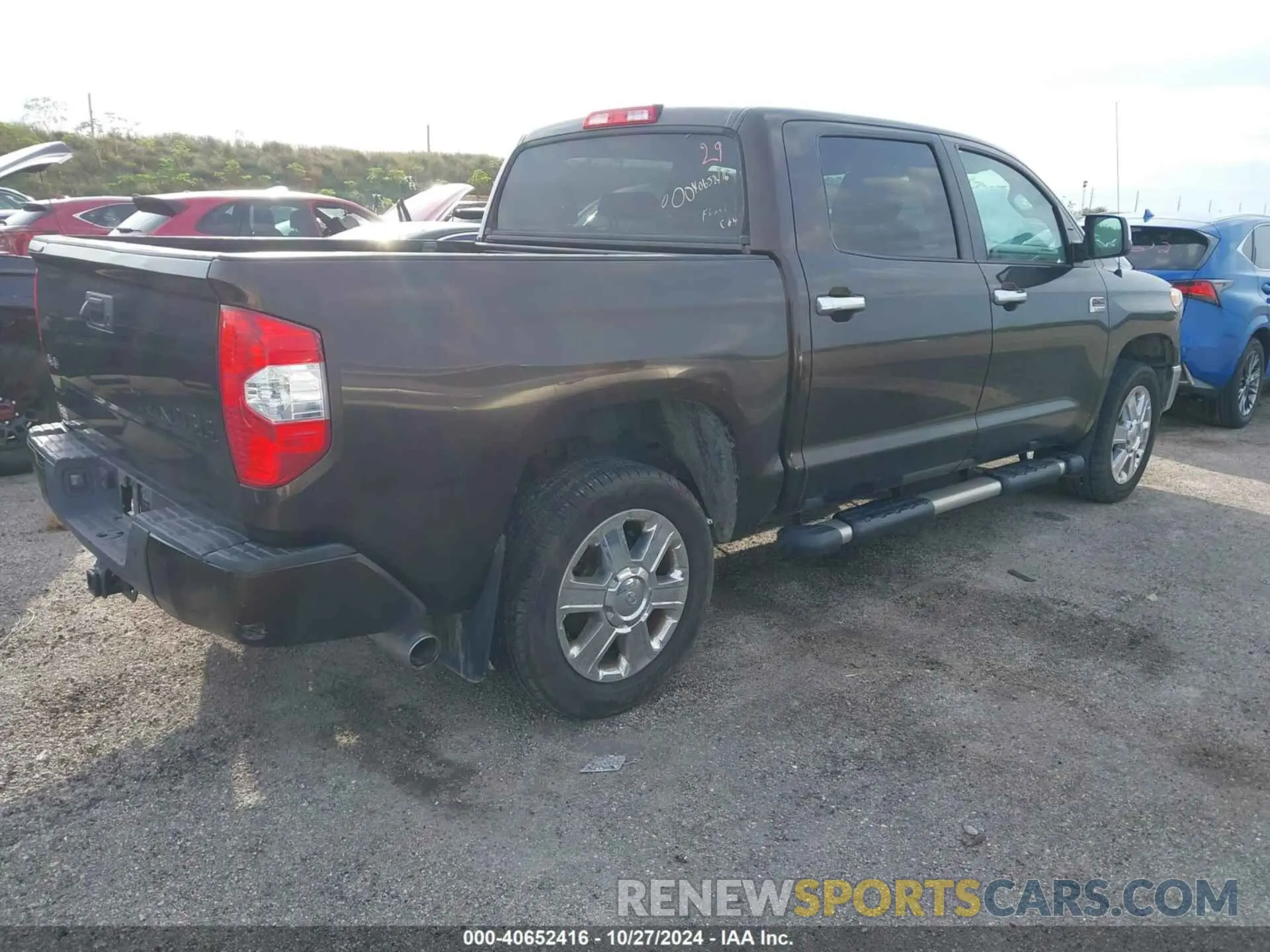 4 fotografías del automóvil dañado 5TFAY5F15KX780386 TOYOTA TUNDRA 2019