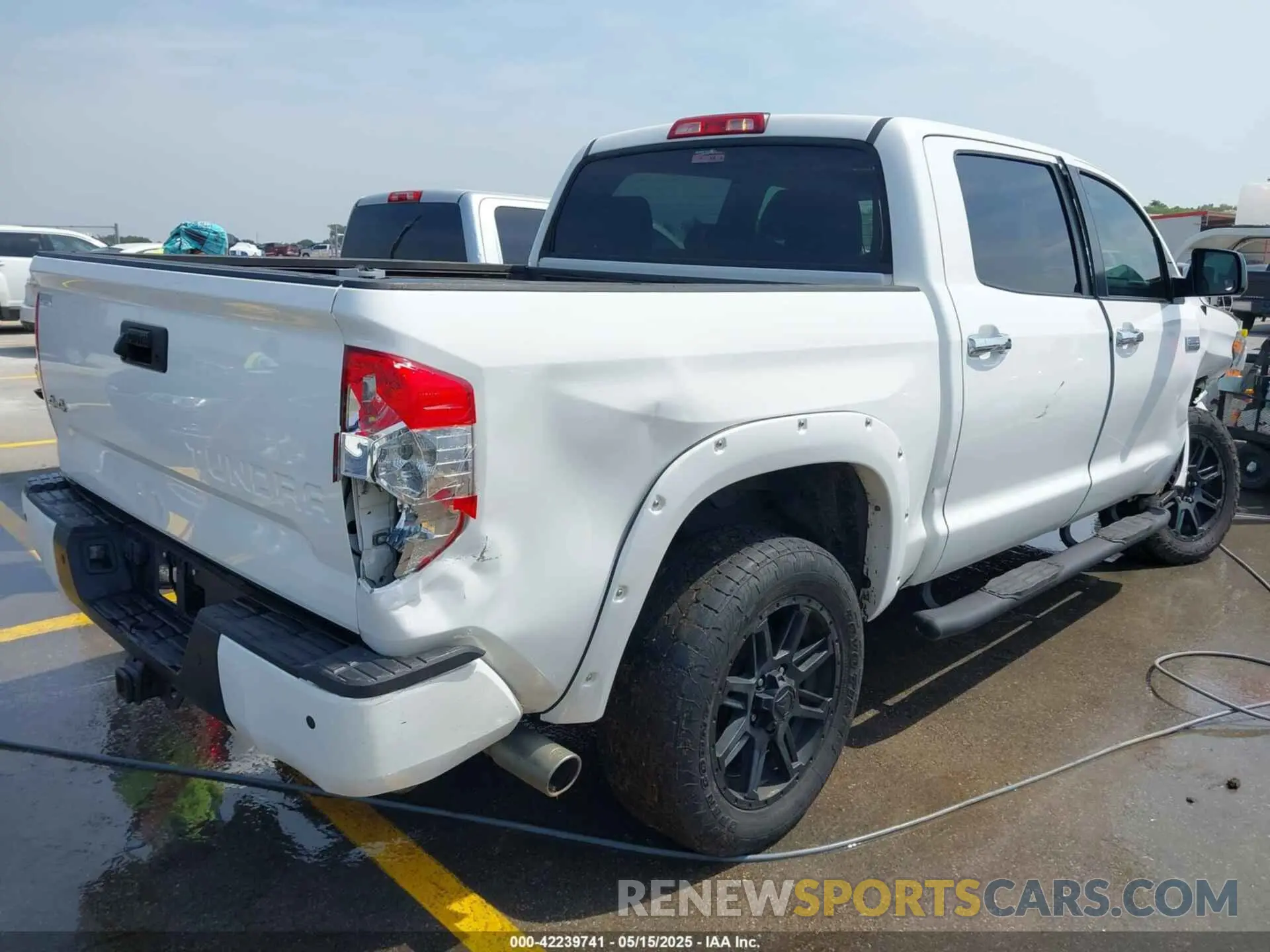 4 fotografías del automóvil dañado 5TFAY5F17KX869635 TOYOTA TUNDRA 2019