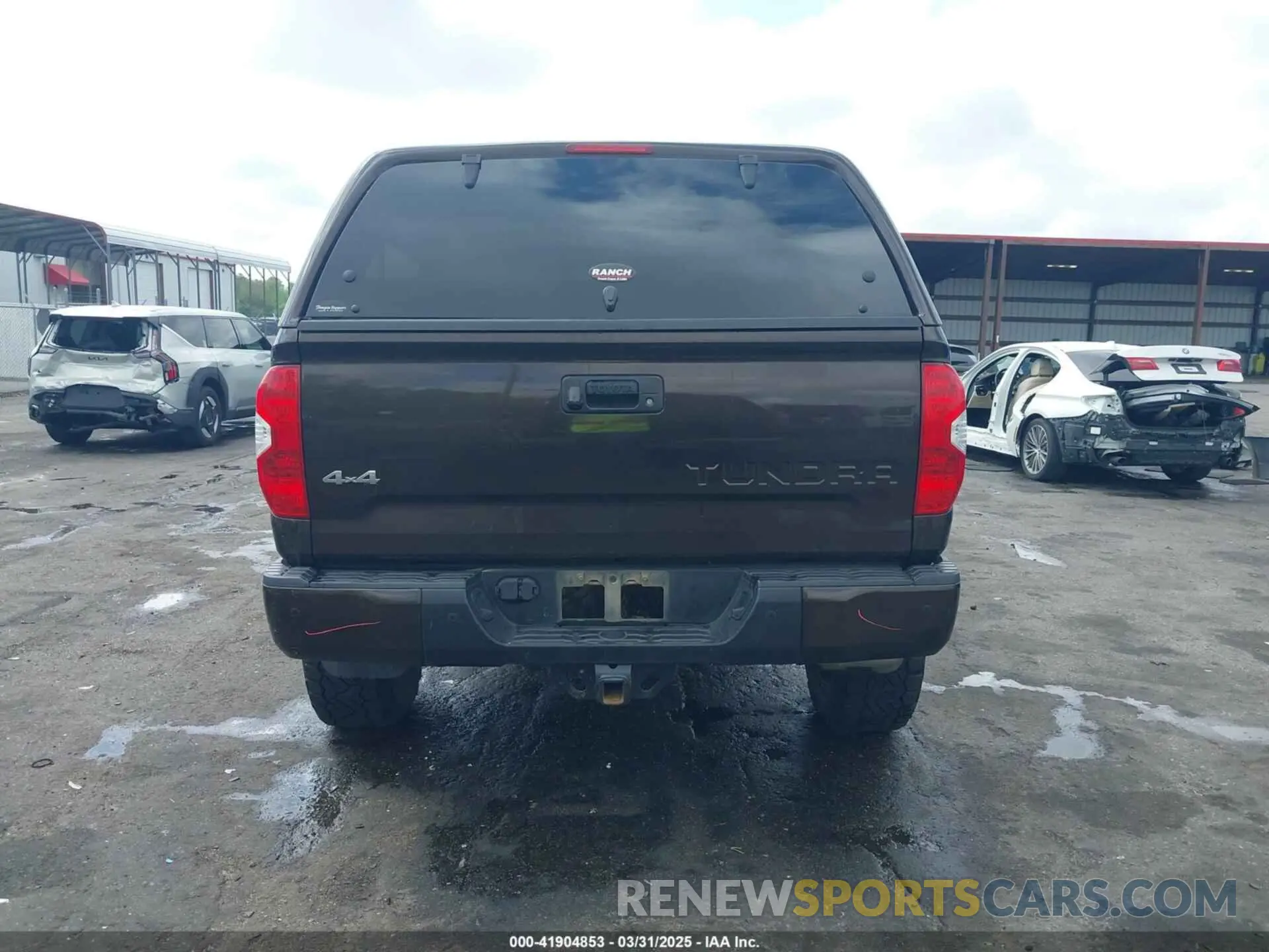 16 fotografías del automóvil dañado 5TFAY5F18KX778258 TOYOTA TUNDRA 2019