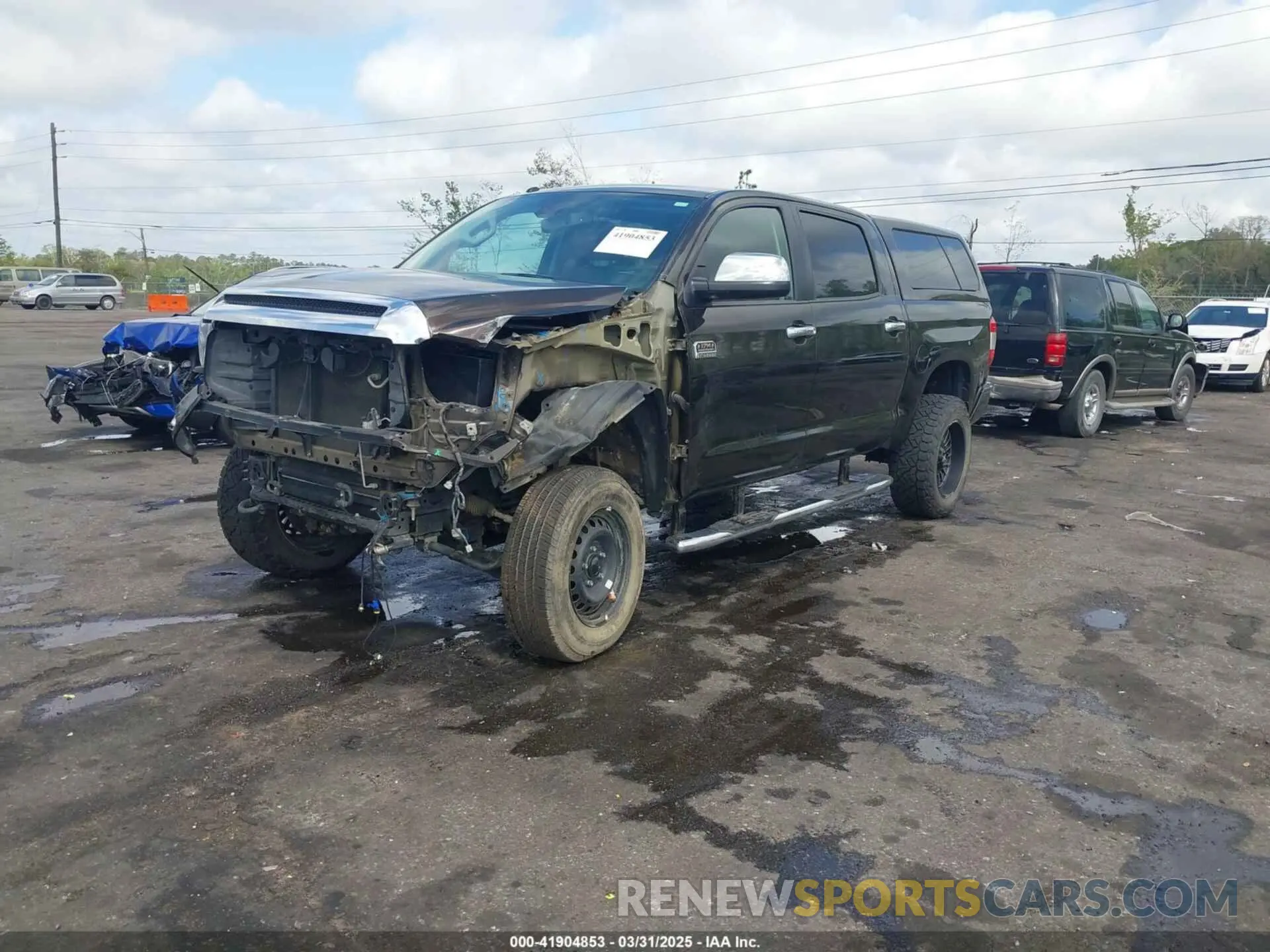 2 fotografías del automóvil dañado 5TFAY5F18KX778258 TOYOTA TUNDRA 2019