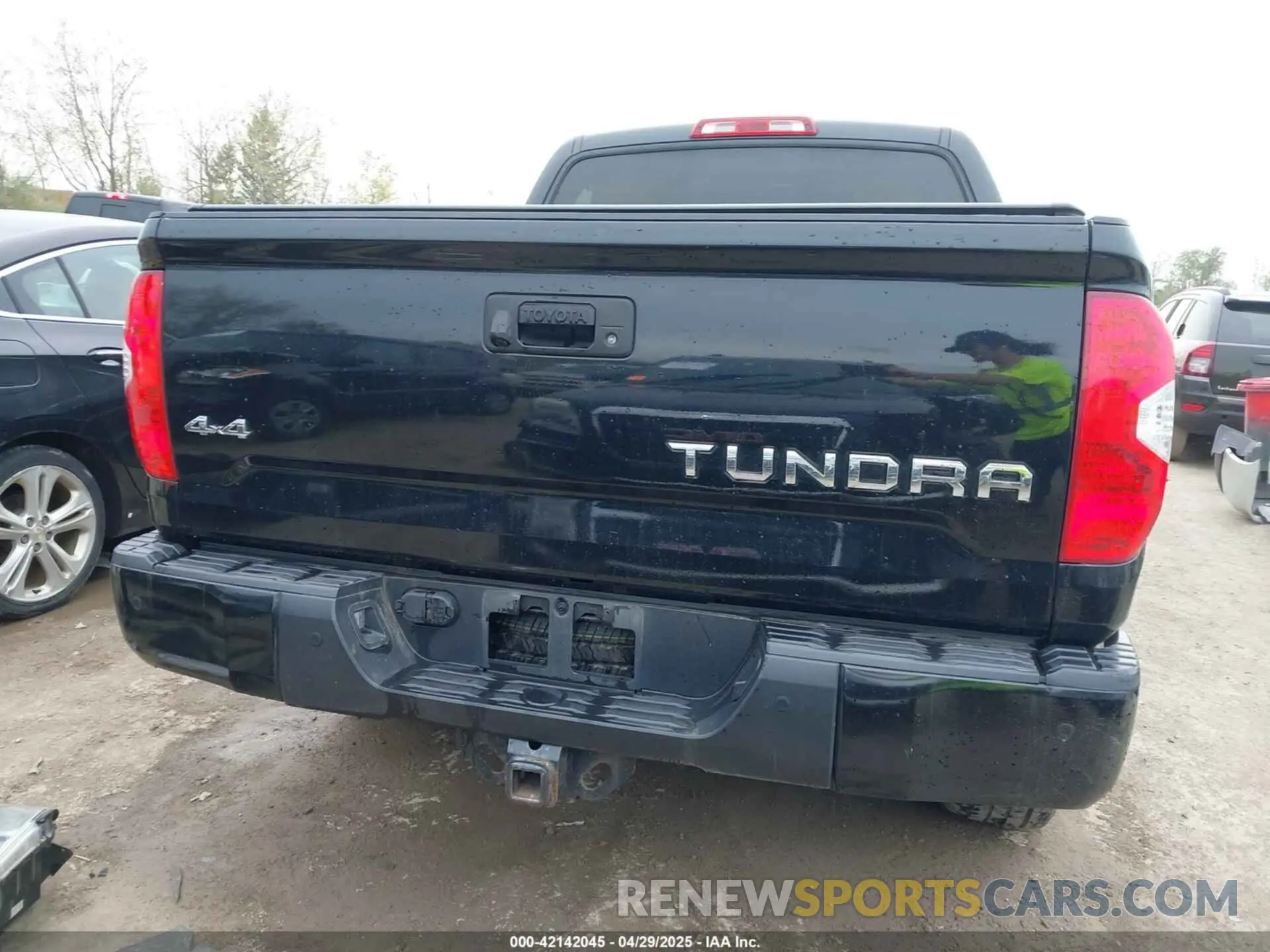 16 fotografías del automóvil dañado 5TFAY5F19KX808531 TOYOTA TUNDRA 2019