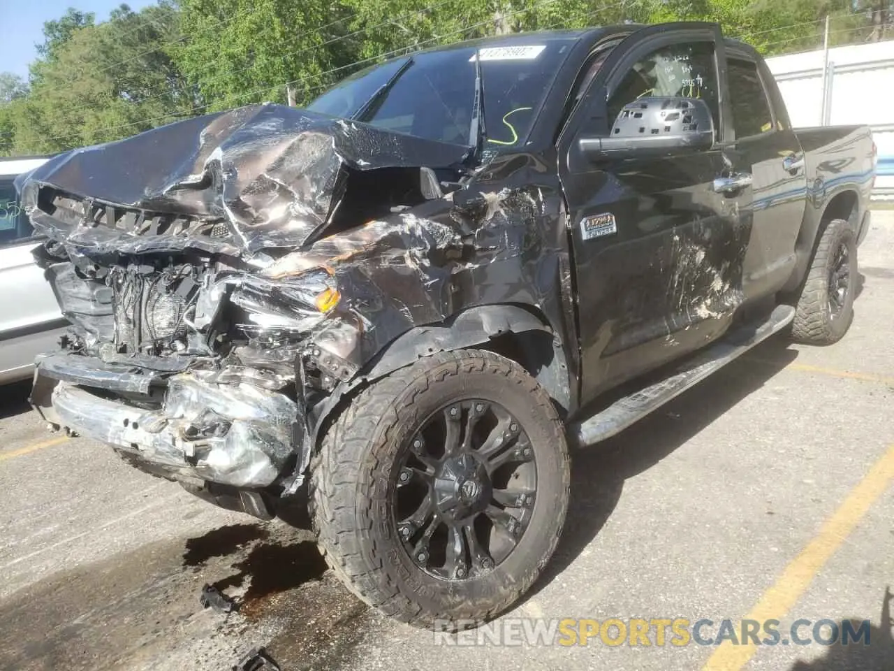 2 fotografías del automóvil dañado 5TFAY5F19KX838094 TOYOTA TUNDRA 2019