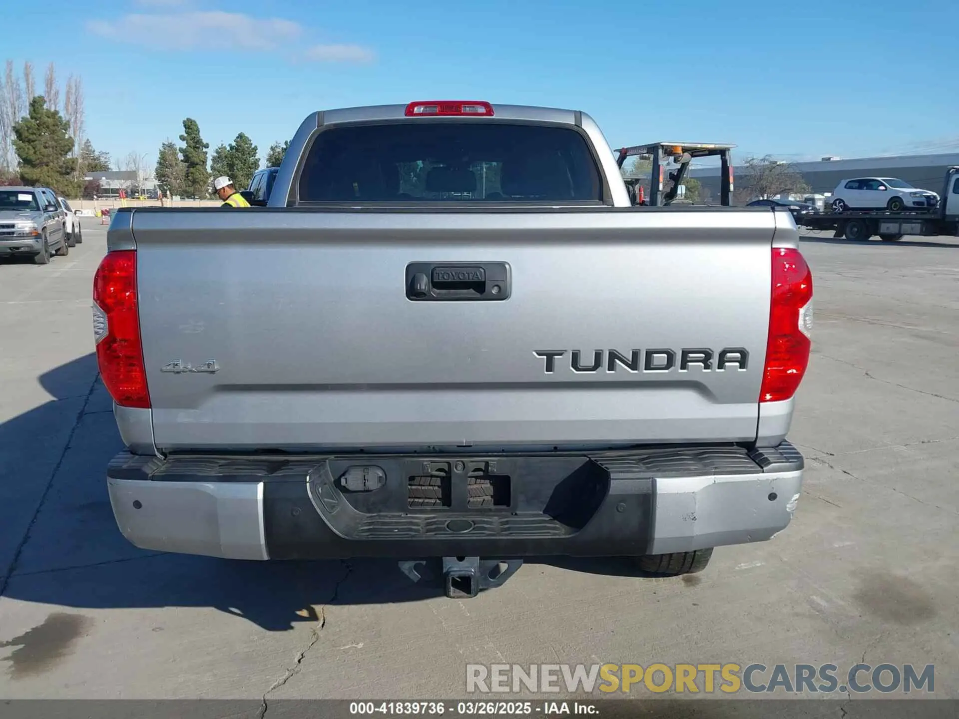 16 fotografías del automóvil dañado 5TFAY5F1XKX817867 TOYOTA TUNDRA 2019