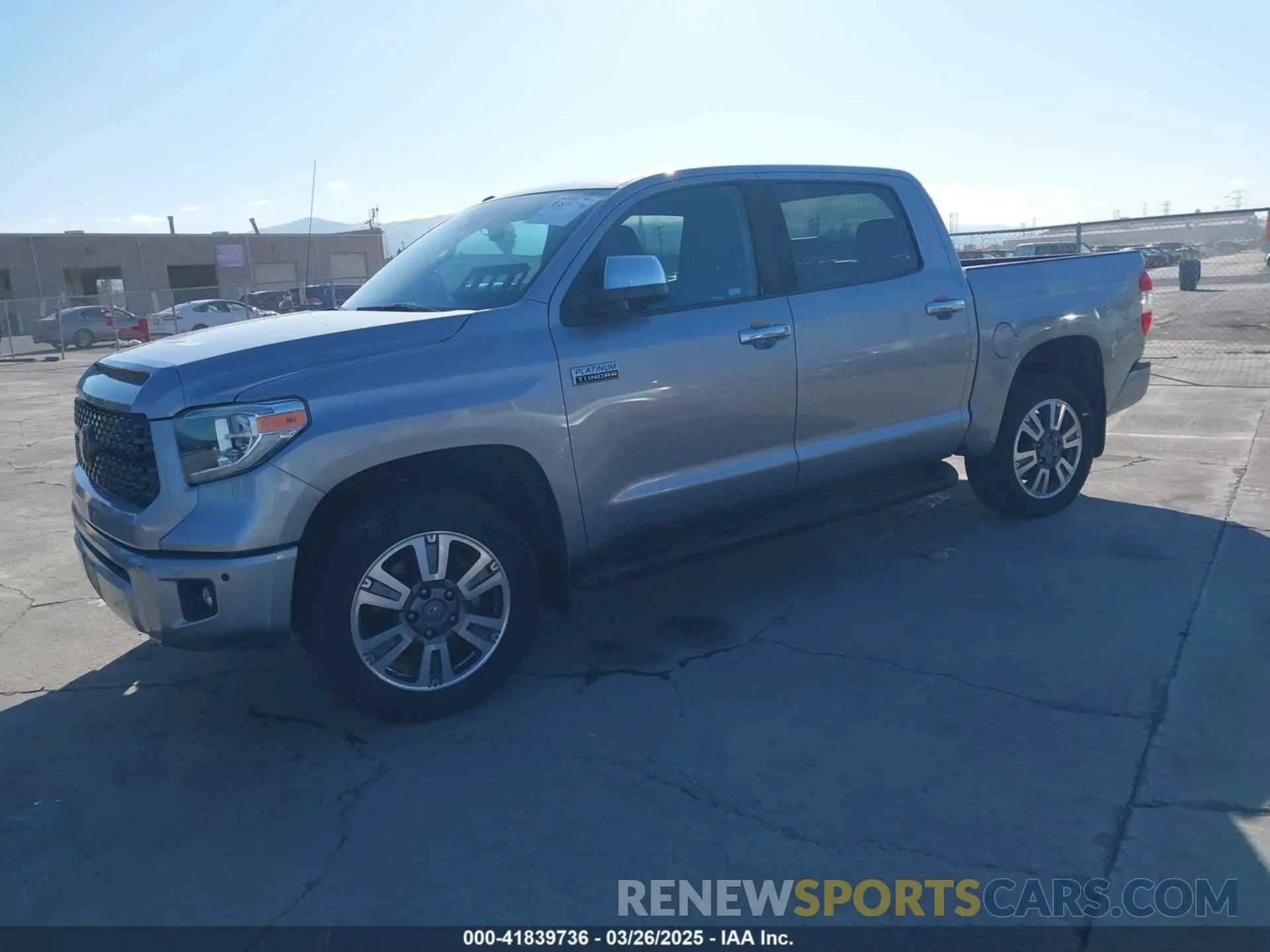 2 fotografías del automóvil dañado 5TFAY5F1XKX817867 TOYOTA TUNDRA 2019