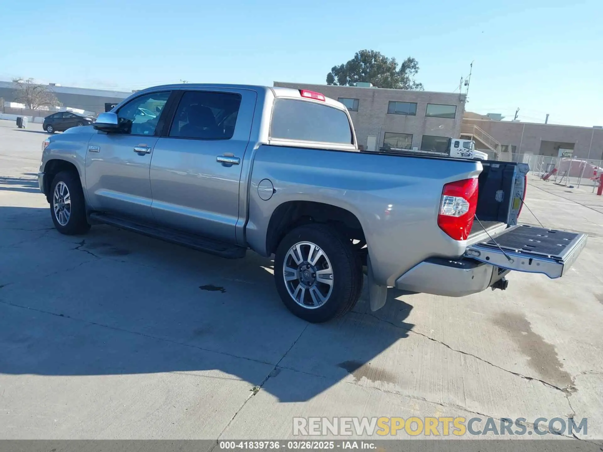 3 fotografías del automóvil dañado 5TFAY5F1XKX817867 TOYOTA TUNDRA 2019